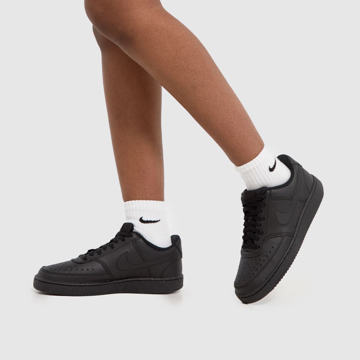Nike – Court Vision – Svarta sneakers med låg midja