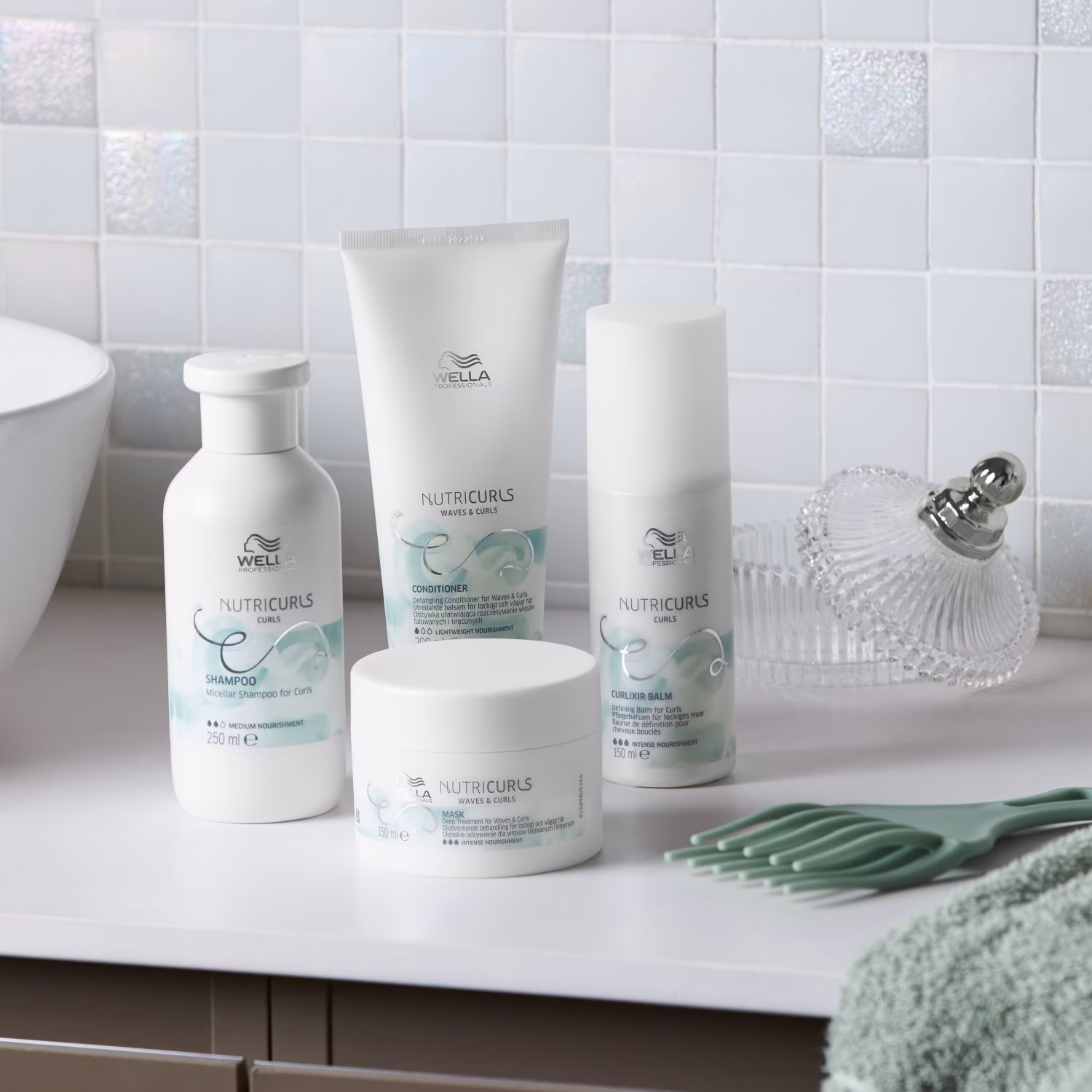 Wella Professionals Meghatározó balzsam göndör hajra