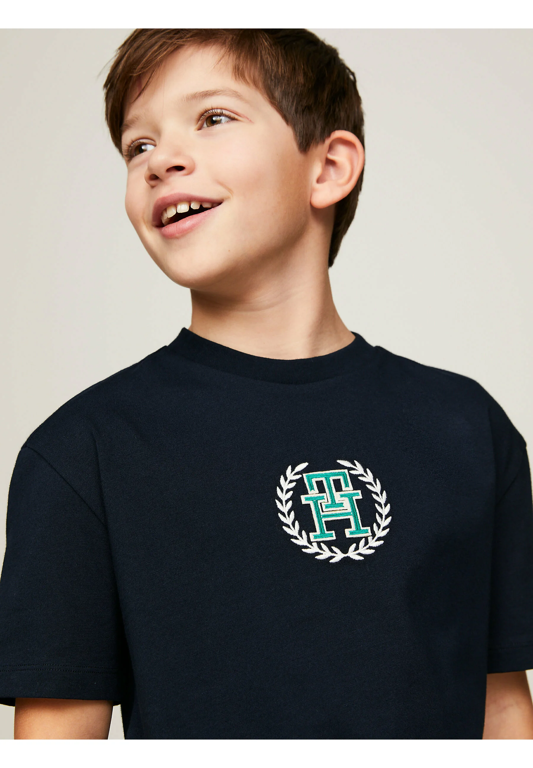 Camiseta con estampado del logotipo del escudo del monograma de Tommy Hilfiger