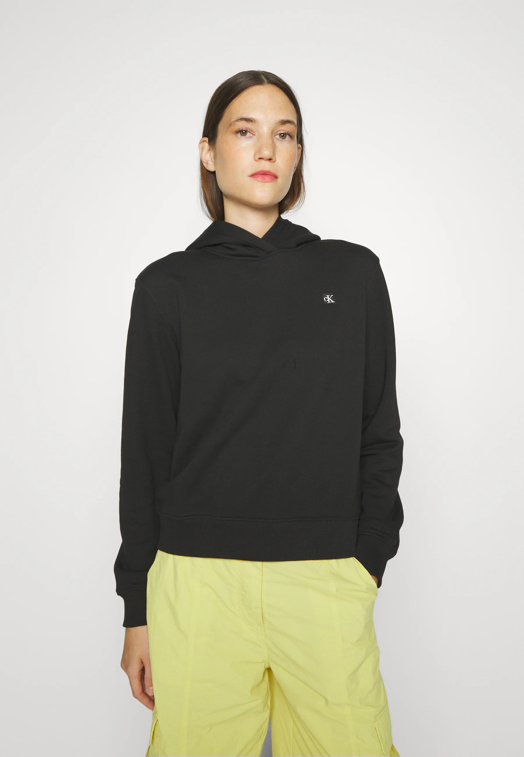 Sudadera con capucha y logo de Calvin Klein Jeans