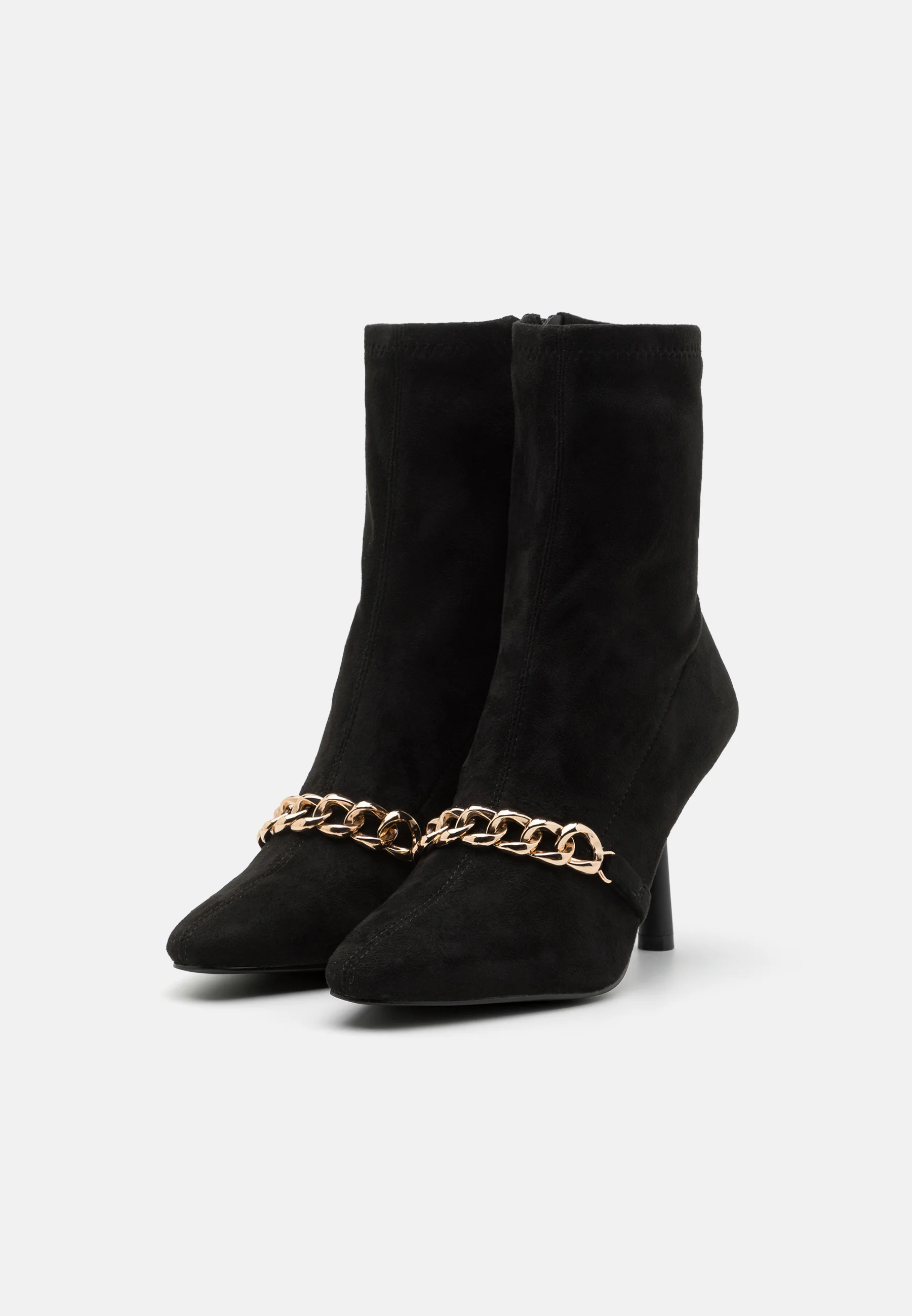 Botines de tacón par e impar