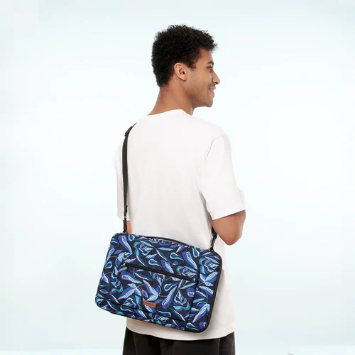 Fontainebleau 13/14 inch blue laptop sleeve