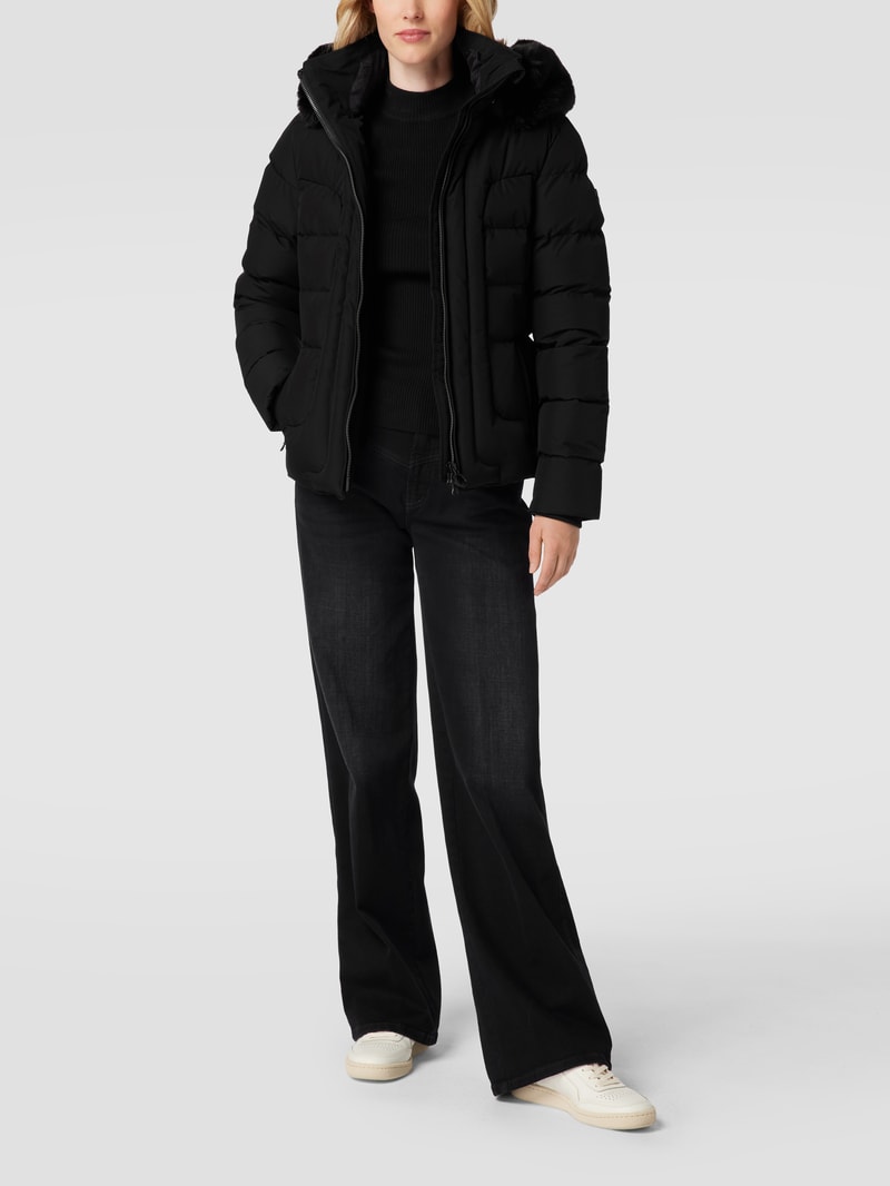 Funktionsjacke mit abnehmbarer Kapuze Modell 'Belvitesse Short' in schwarz
