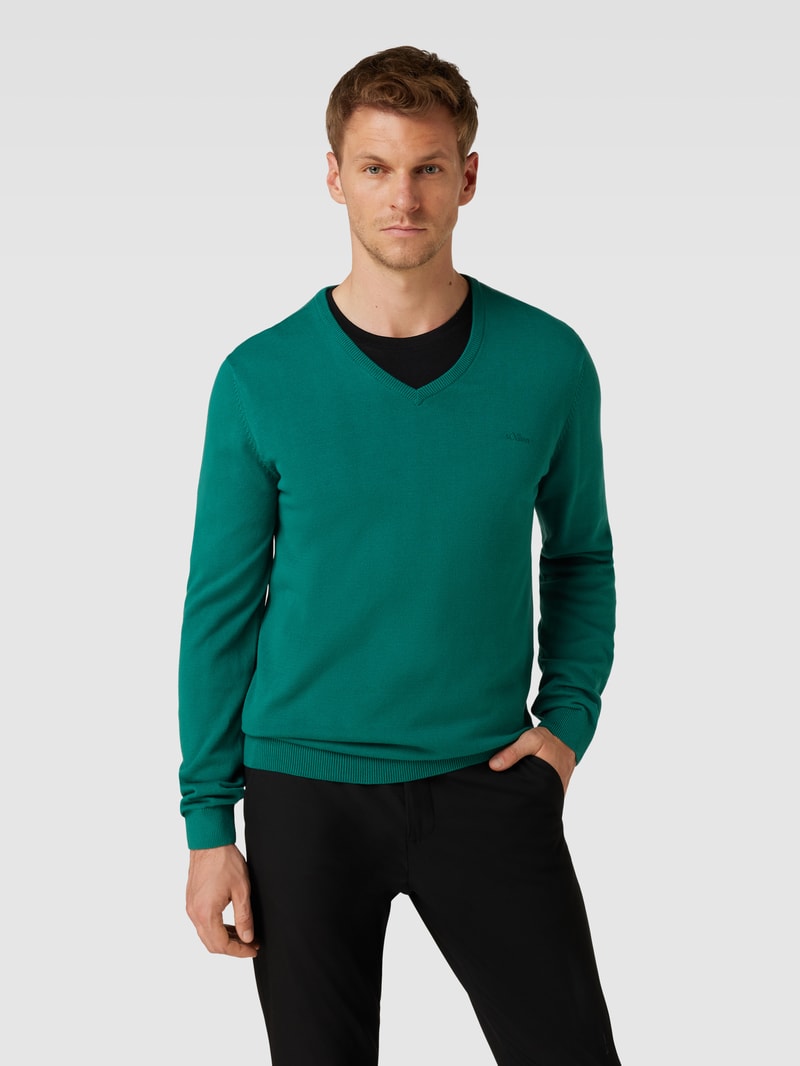 Strickpullover mit V-Ausschnitt in bottle