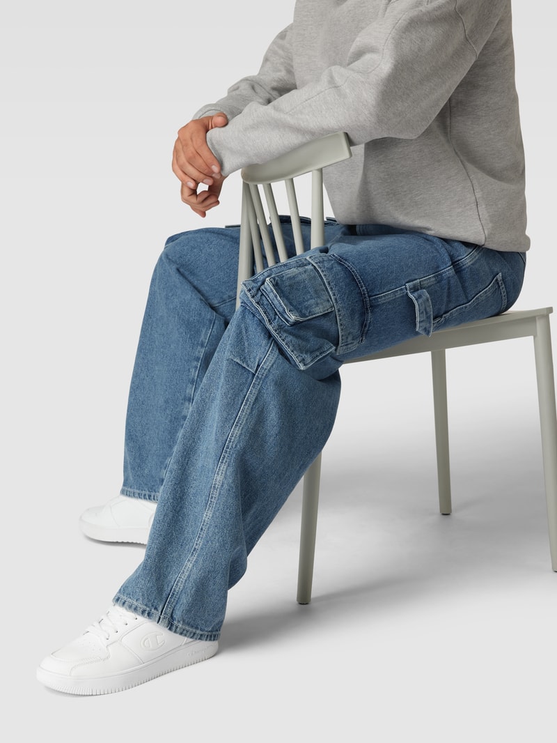 Super Baggy Fit Jeans mit aufgesetzten Taschen in blau