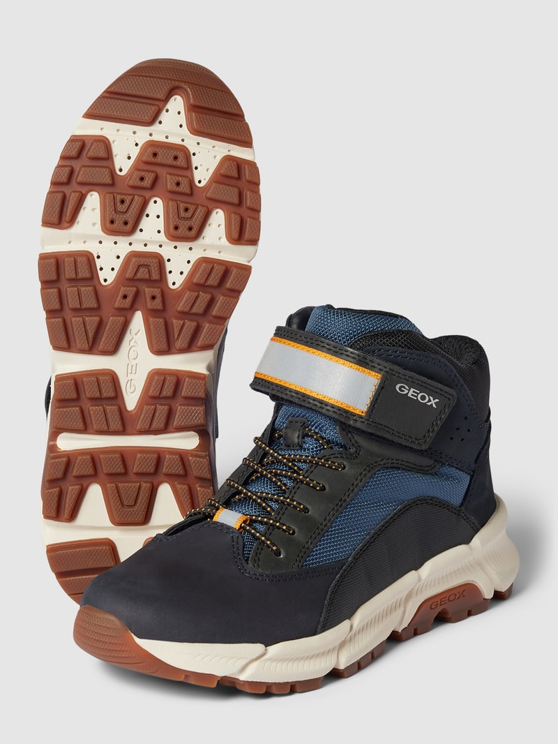 Sneaker mit Label-Print in marineblau