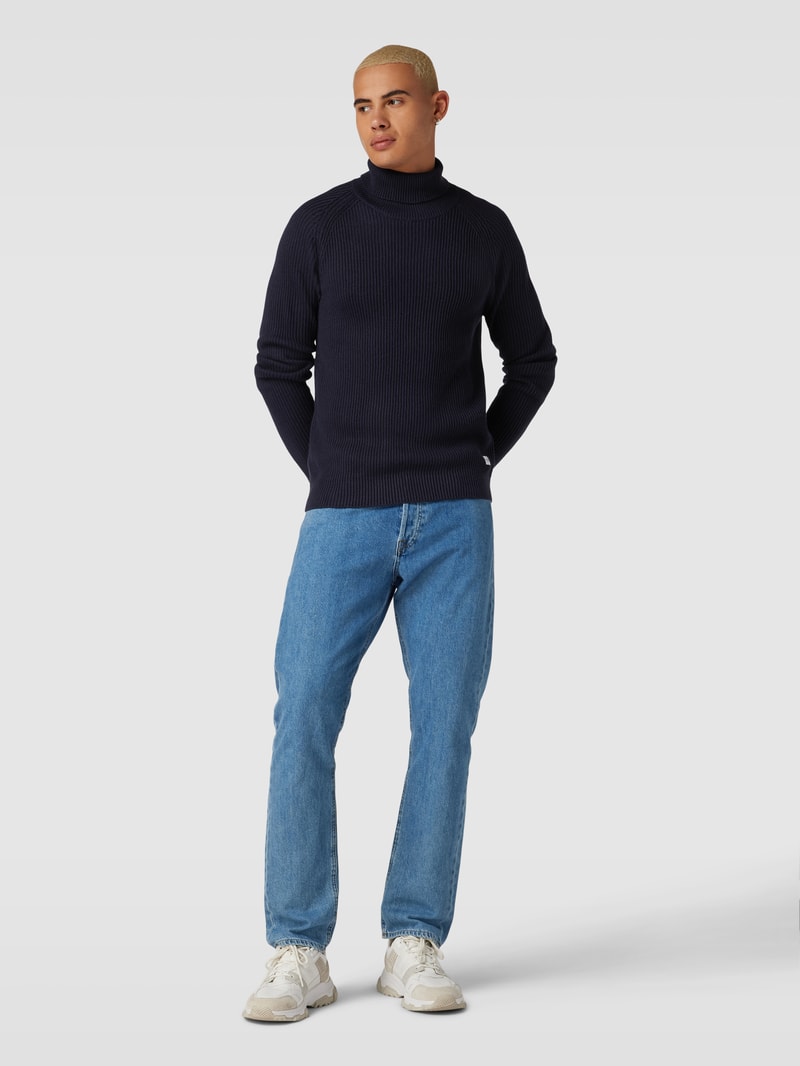 Rollkragenpullover mit Label-Detail Modell 'PANNEL' in dunkelblau