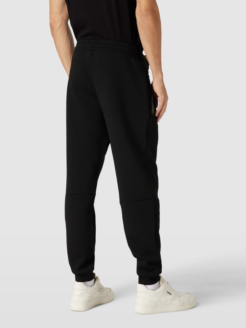 Sweatpants mit Eingrifftaschen in schwarz