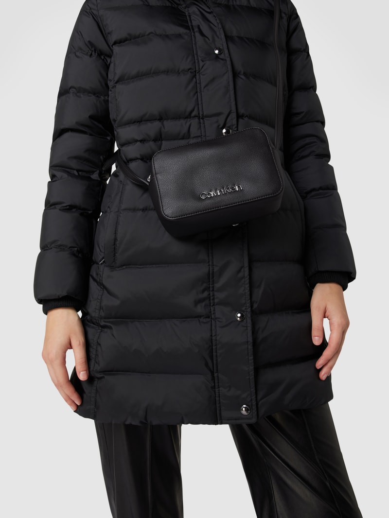 Camera Bag mit verstellbarem Schulterriemen in schwarz
