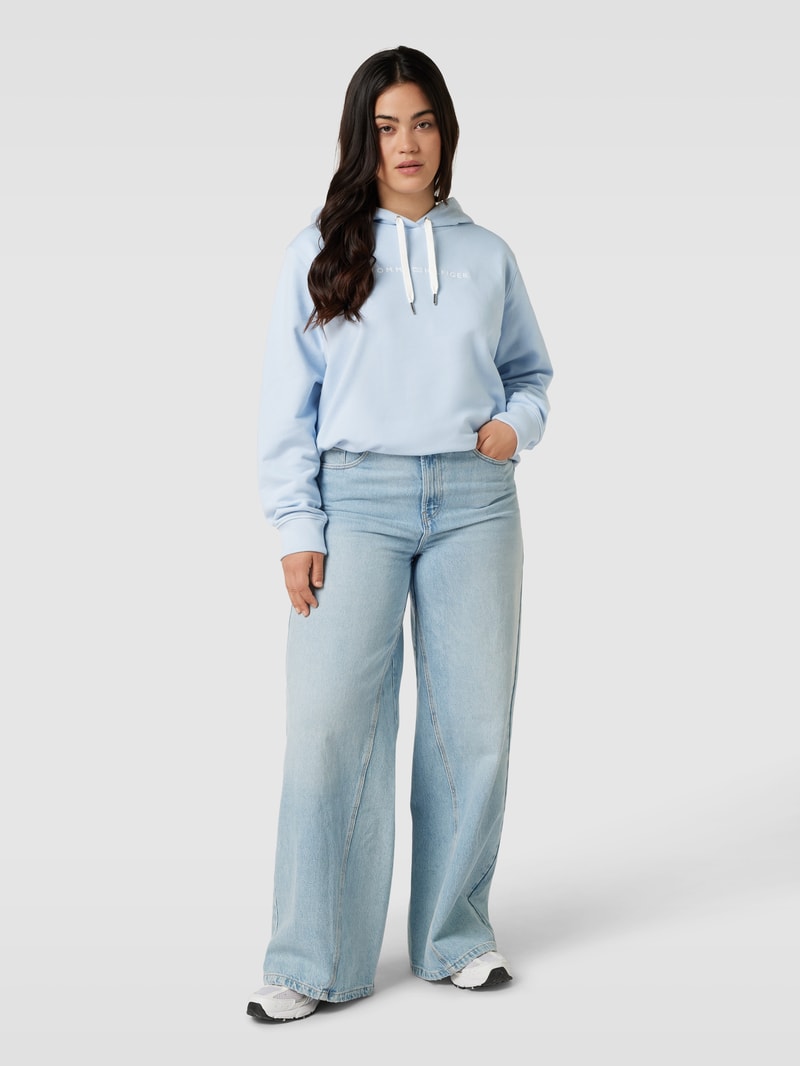 PLUS SIZE Hoodie mit Label-Stitching in hellblau