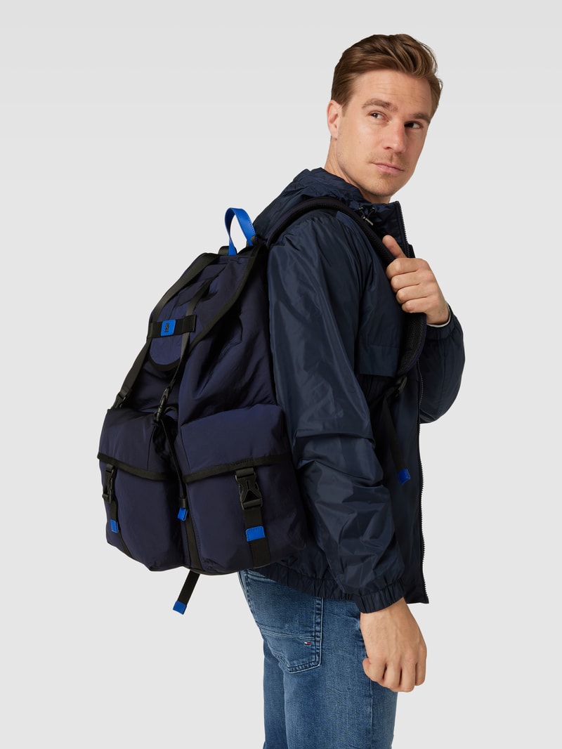 Rucksack mit Label-Applikation Modell 'MODERN UTILITY' in dunkelblau