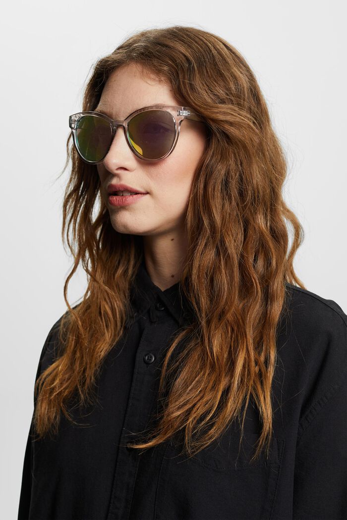 Sonnenbrille mit transparenter Fassung