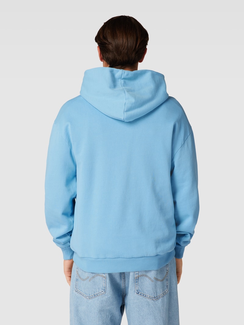 Hoodie mit Label-Print in hellblau