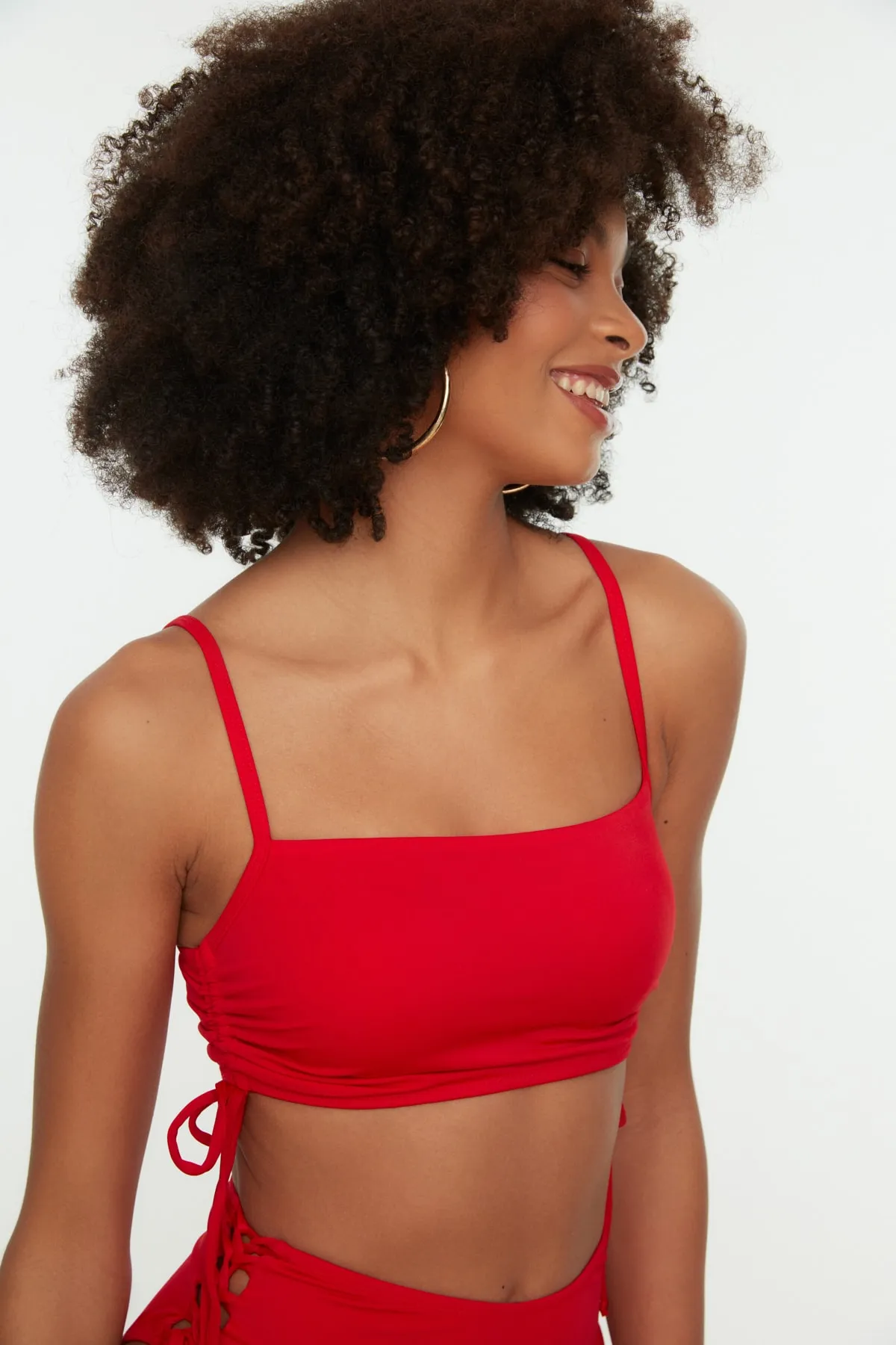 Trendyol Collection  Rotes trägerloses Tunnel-Bikinioberteil TBESS22BU0046