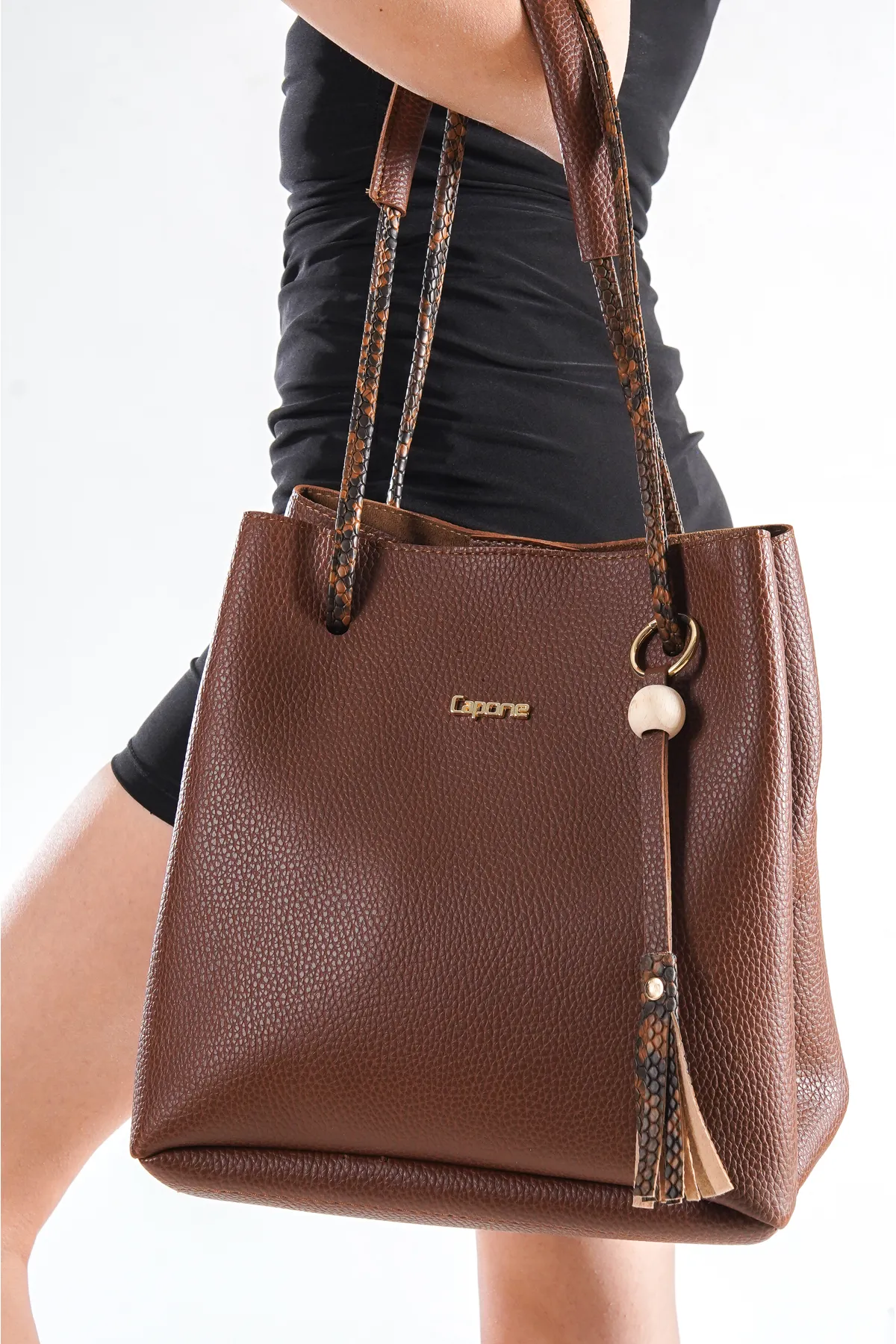 Capone Outfitters  Capone Merida Tan Damen-Umhängetasche