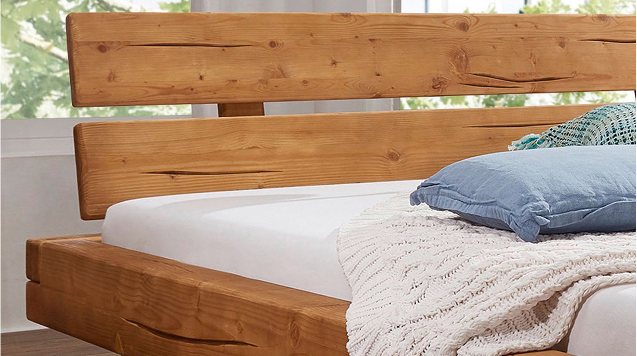 Massivart® Holzbett BERND / 180 x 200 cm / Massivholzbett, Balkenbett, Fichte gebeizt, Standbeine durchgehend in Trapezform