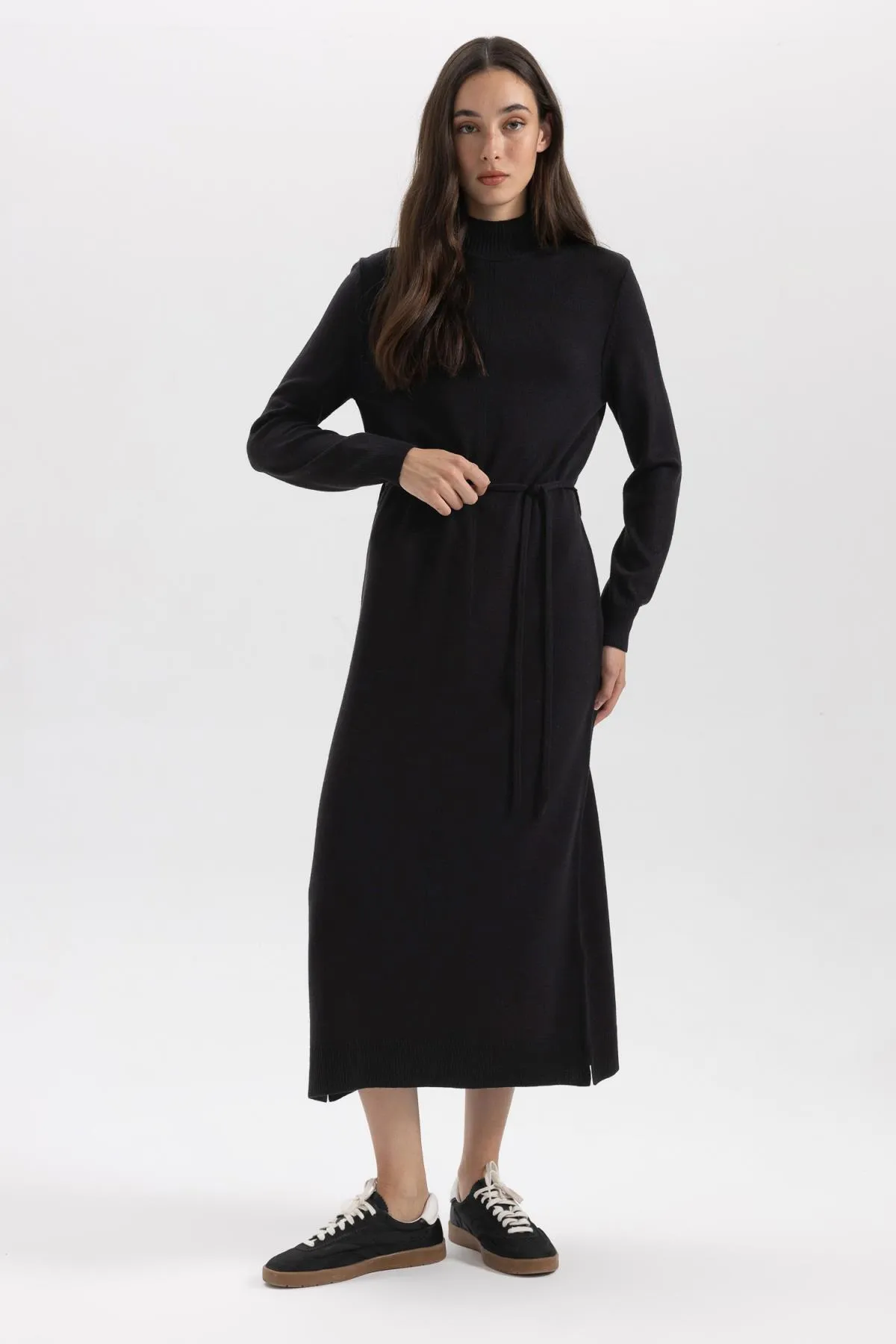 DeFacto  Maxi-Strickkleid mit halbem Rollkragen und langen Ärmeln A9807ax23wn