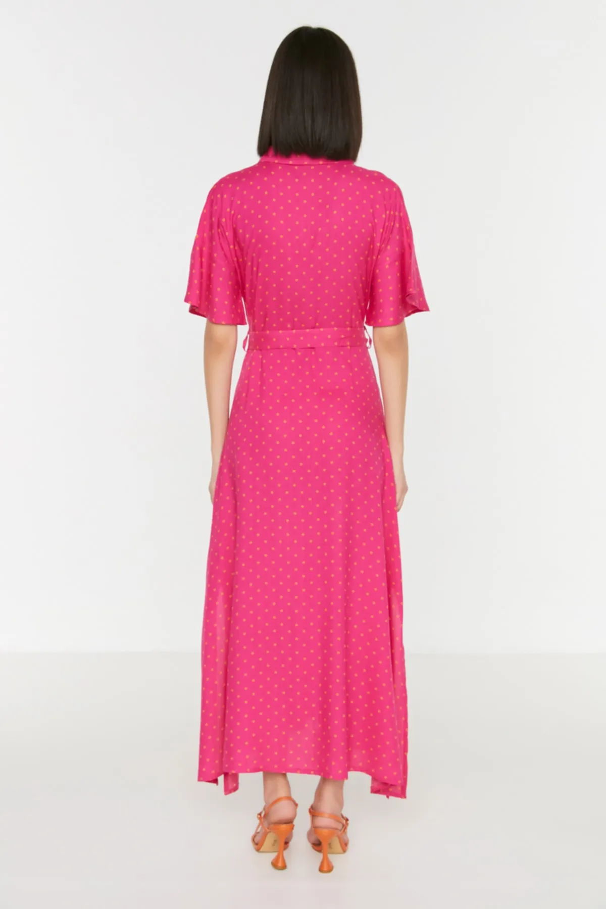 Trendyol Collection  Fuchsiafarbenes, gewebtes Maxi-Hemdkleid aus Viskose mit Gürtel TWOSS19EL0094