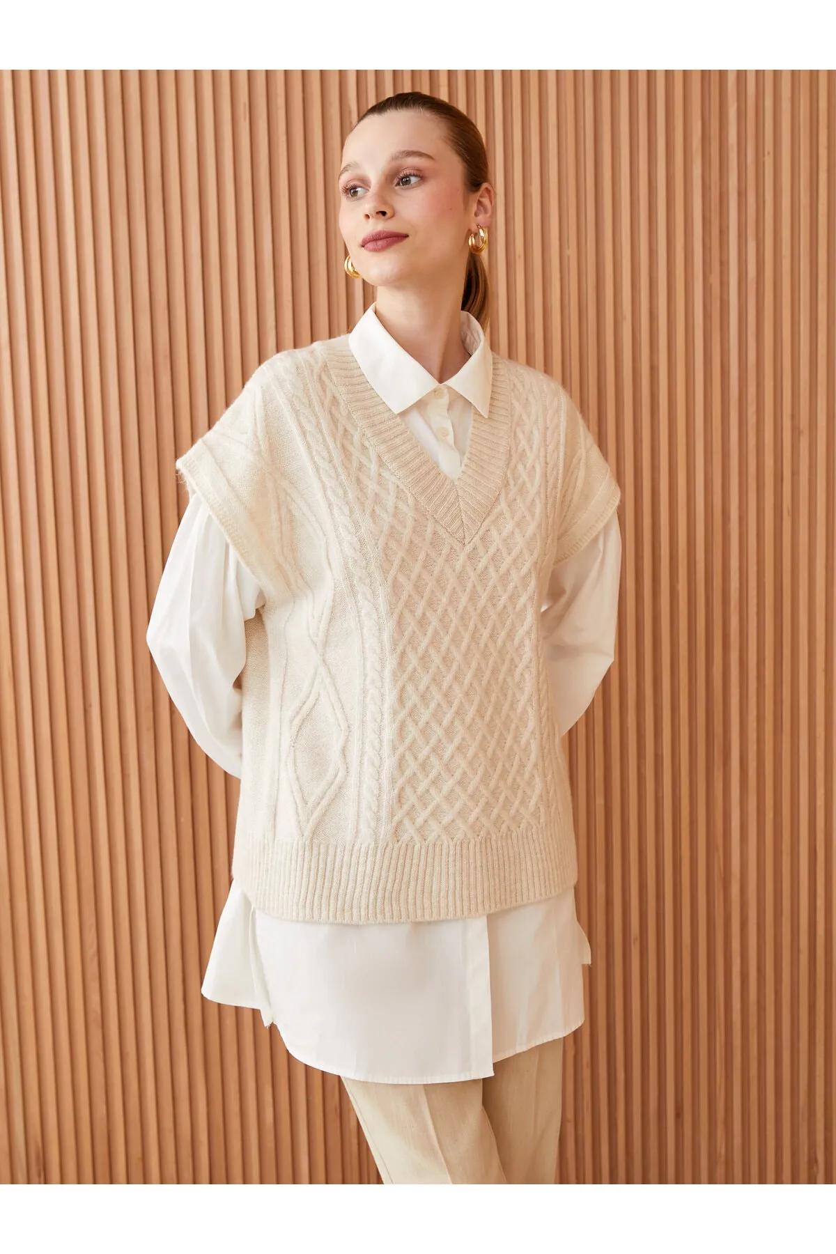 LC Waikiki  Selbstgemusterter Oversize-Strickpullover für Damen mit V-Ausschnitt