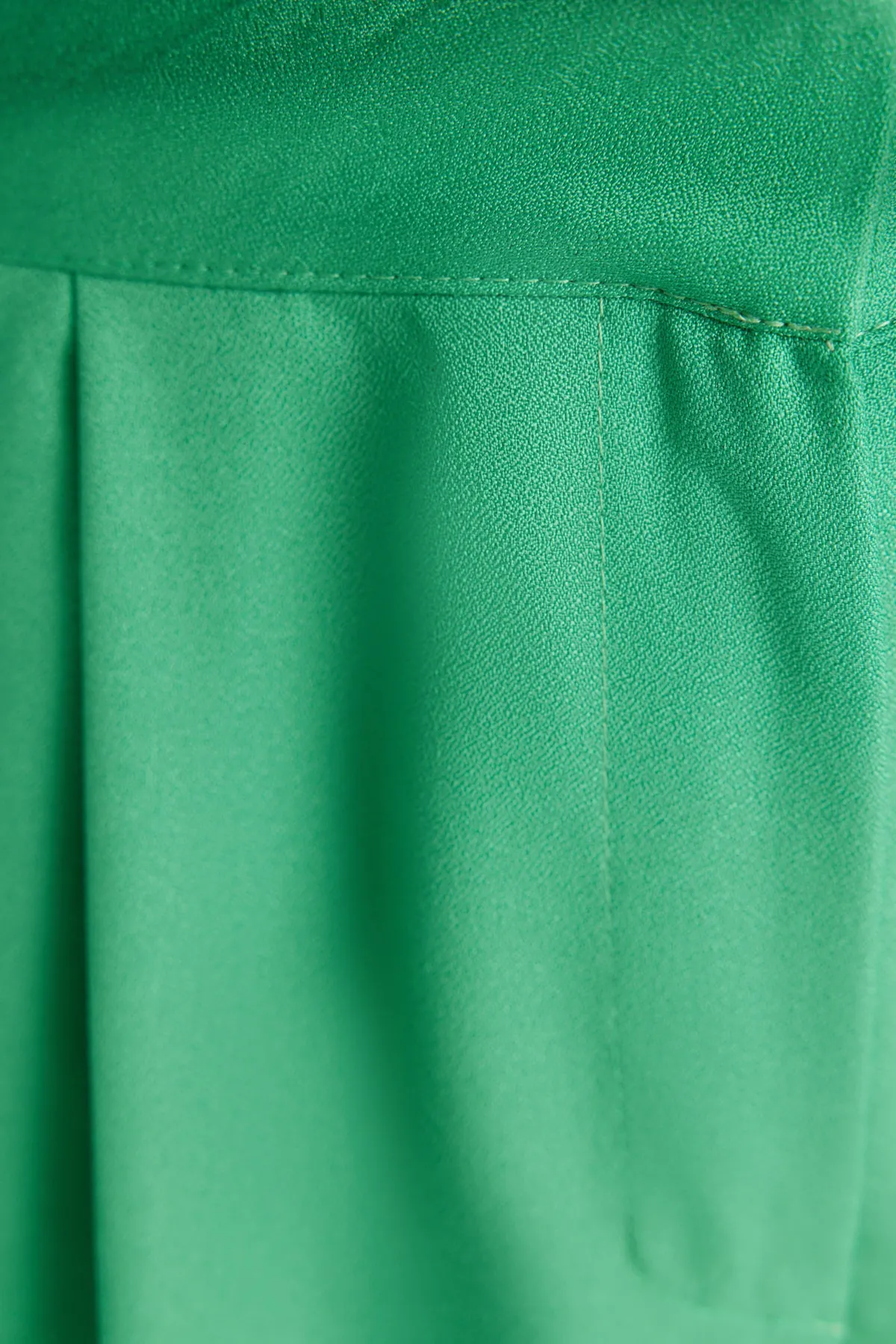 Trendyol Collection  Grüne plissierte Webhose mit weitem Bein TWOSS19WX0017