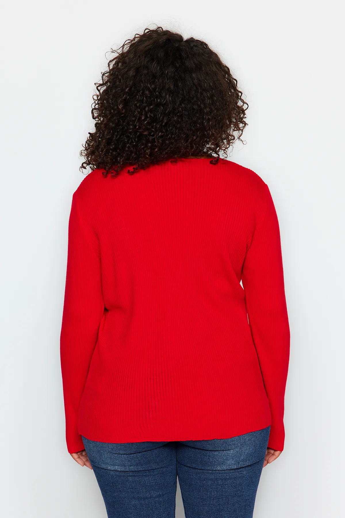 Trendyol Curve  Roter Strickpullover in großen Größen TBBAW24AN00101