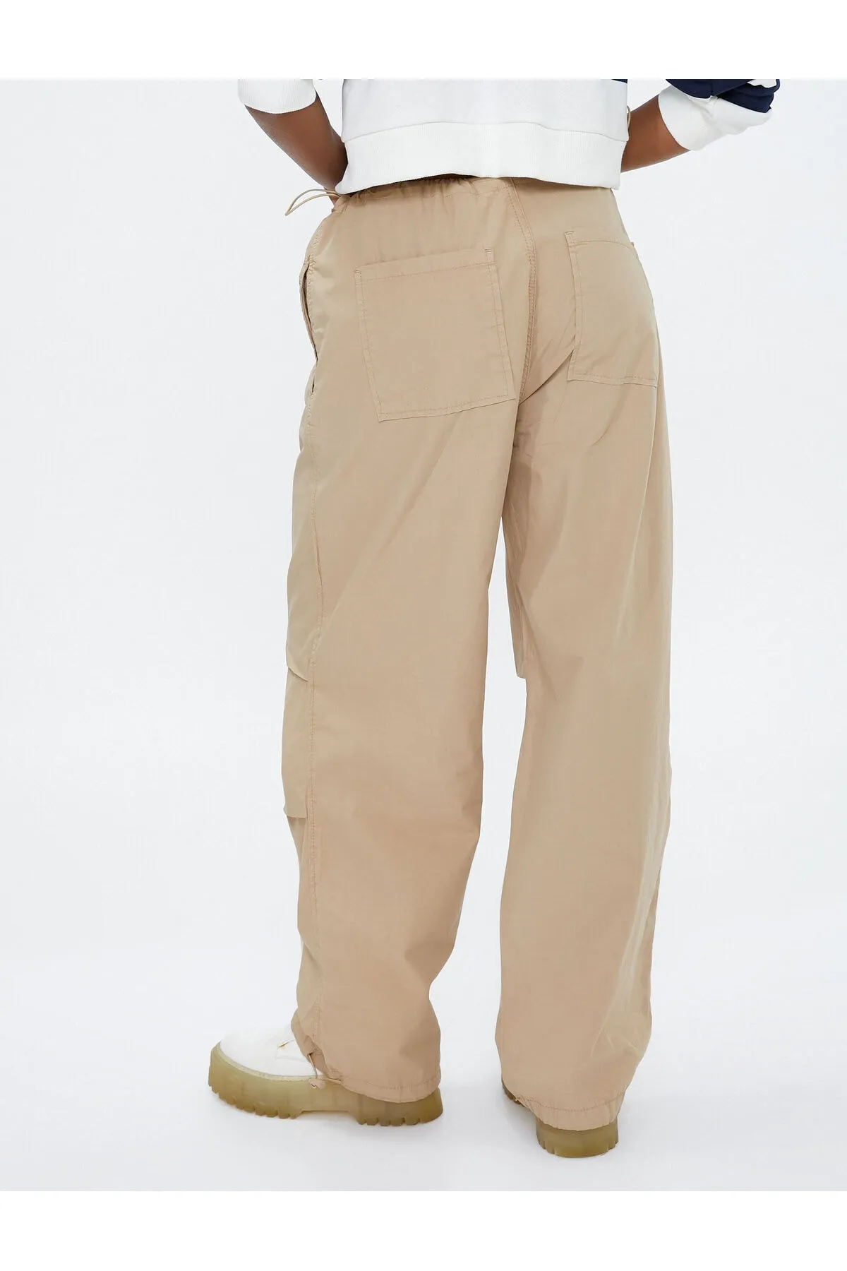 Koton  Fallschirmhose mit Tasche und elastischem Stopper aus Baumwolle