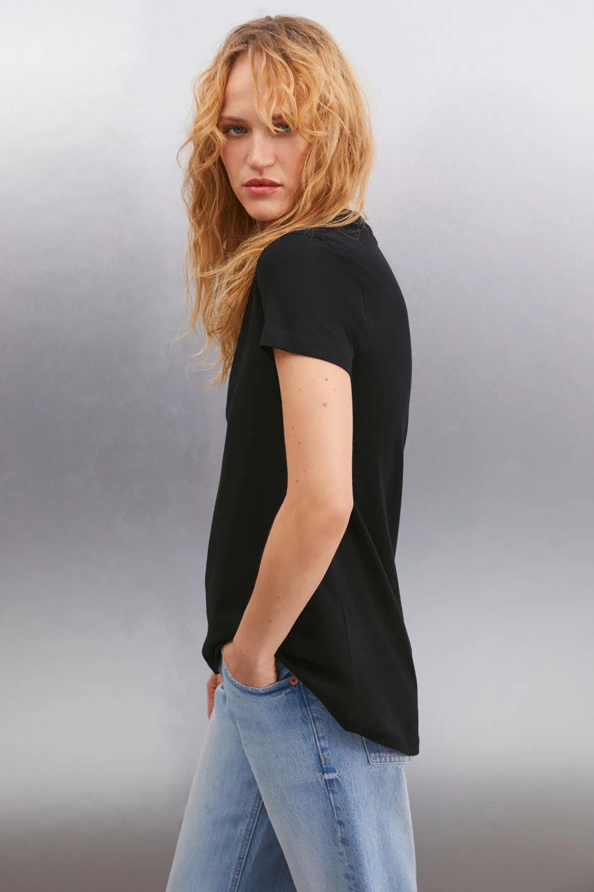 GRIMELANGE  Samantha Damen-T-Shirt mit Rundhalsausschnitt aus 100 % Baumwolle in Schwarz