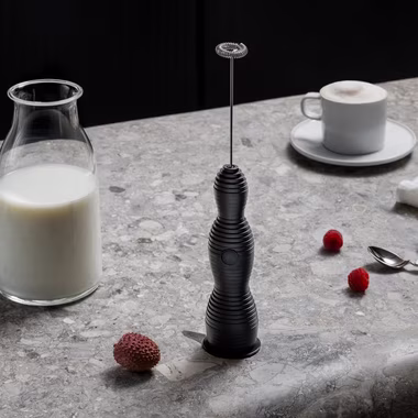 Alessi Milchaufschäumer Milchaufschäumer PULCINA - Farbwahl, Wiederaufladbar über USB-C