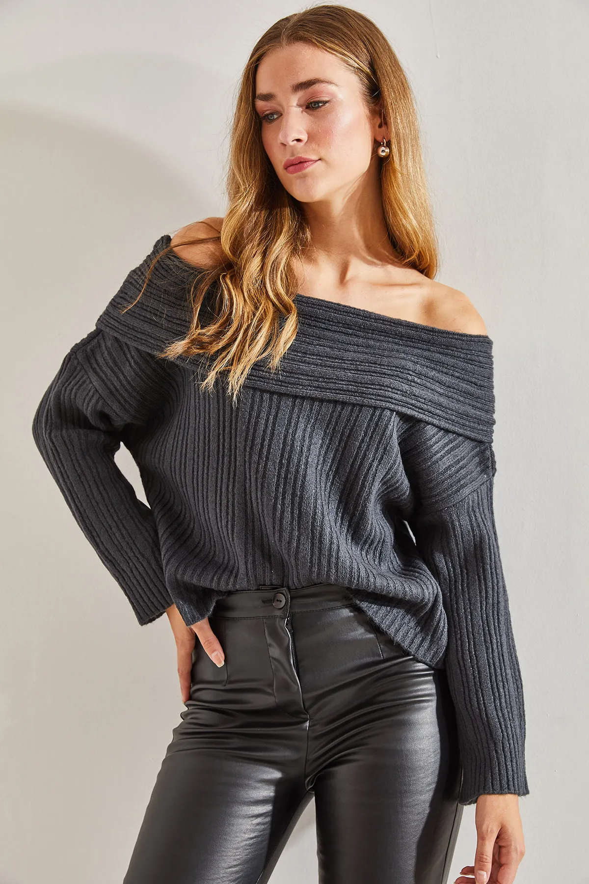 Bianco Lucci  Damenpullover mit Rüschenkragen