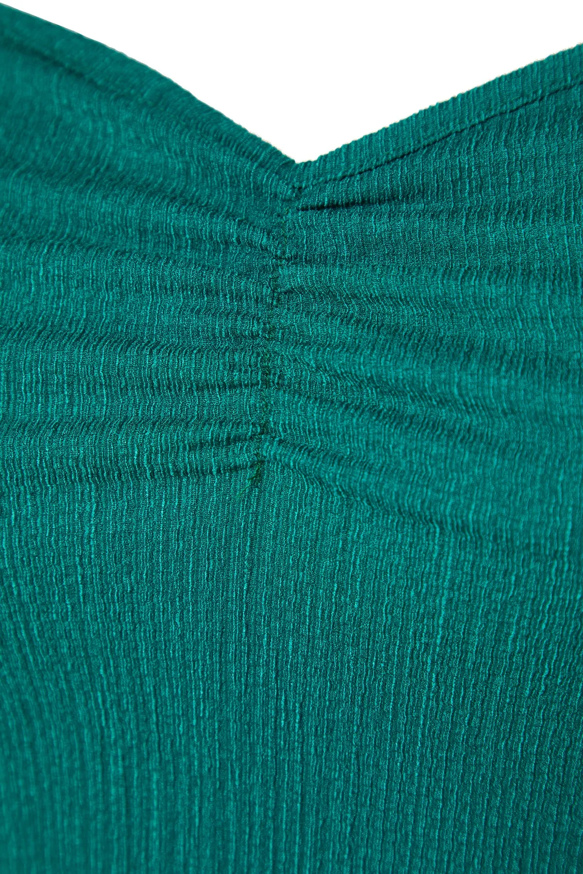 Trendyol Curve  Smaragdgrüne, detaillierte Strickbluse mit Ausschnitten TBSSS22BZ1299