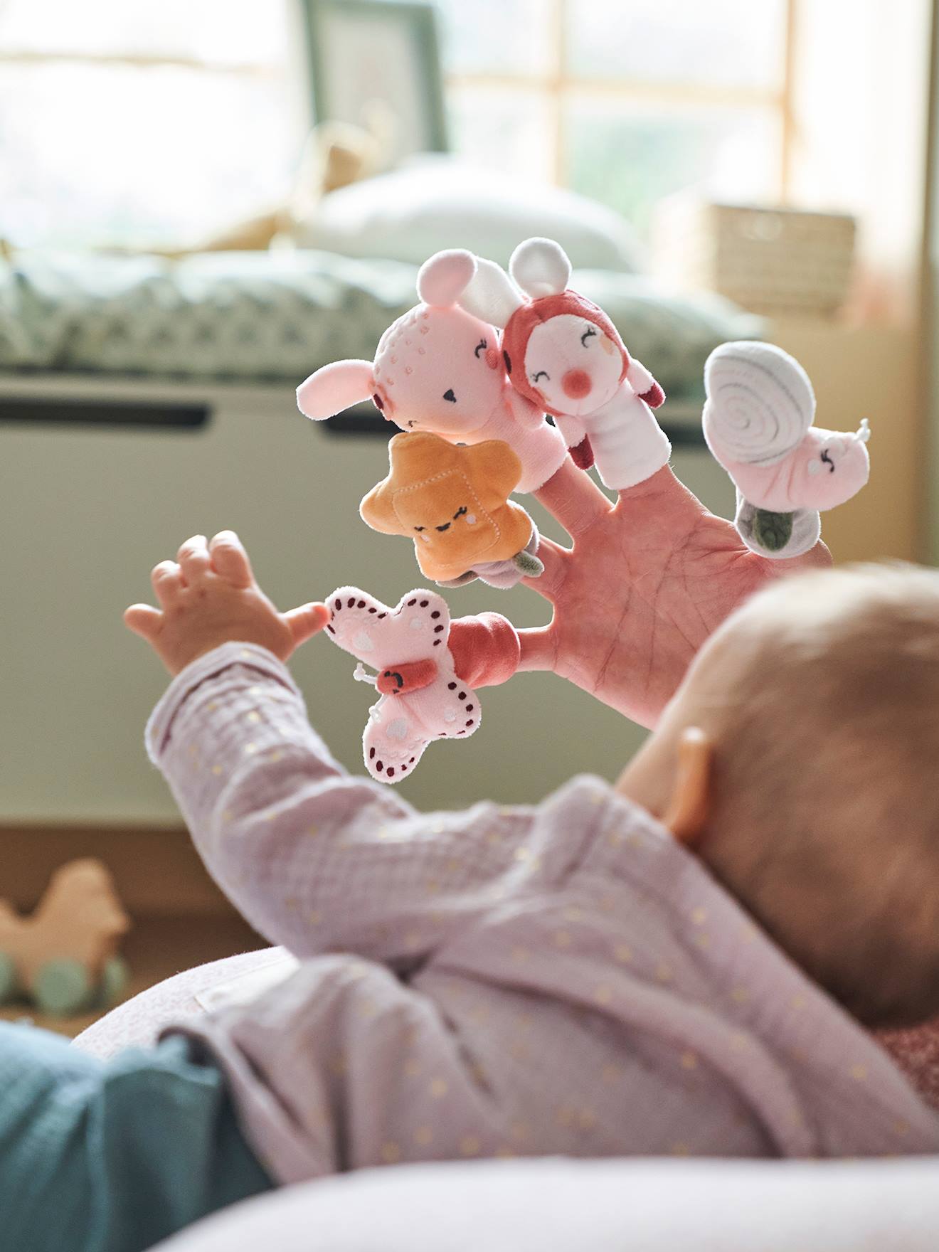 Vertbaudet Baby Stoffbuch mit Plüschtieren ROSA WELT - mehrfarbig