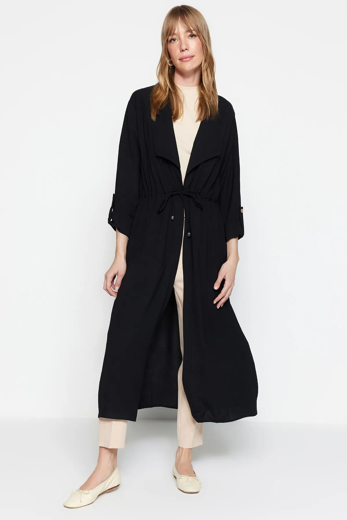 Trendyol Modest  Schwarze Jacke mit Krawattendetail