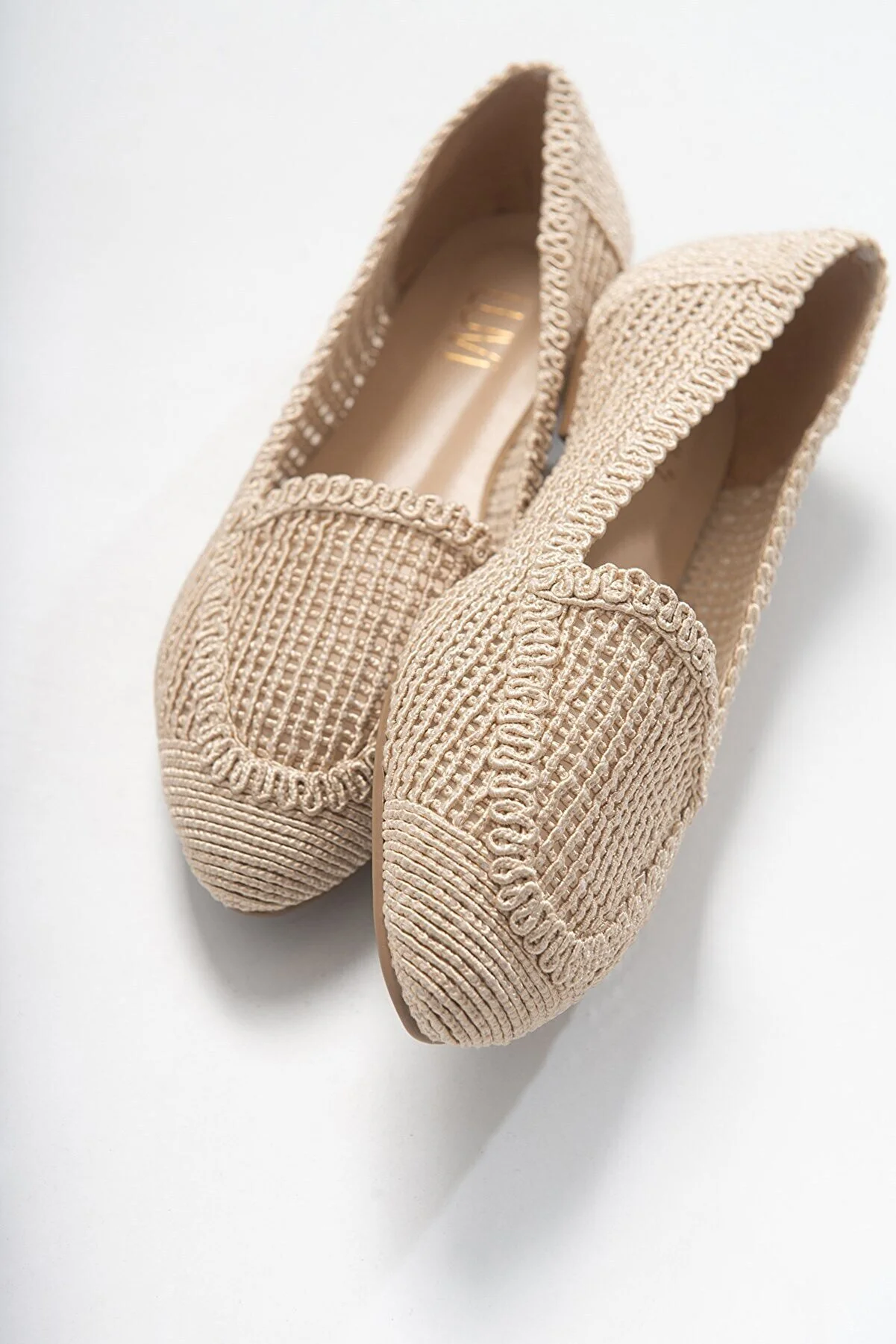 LuviShoes  Cremefarbene gestrickte Ballerinas für Damen