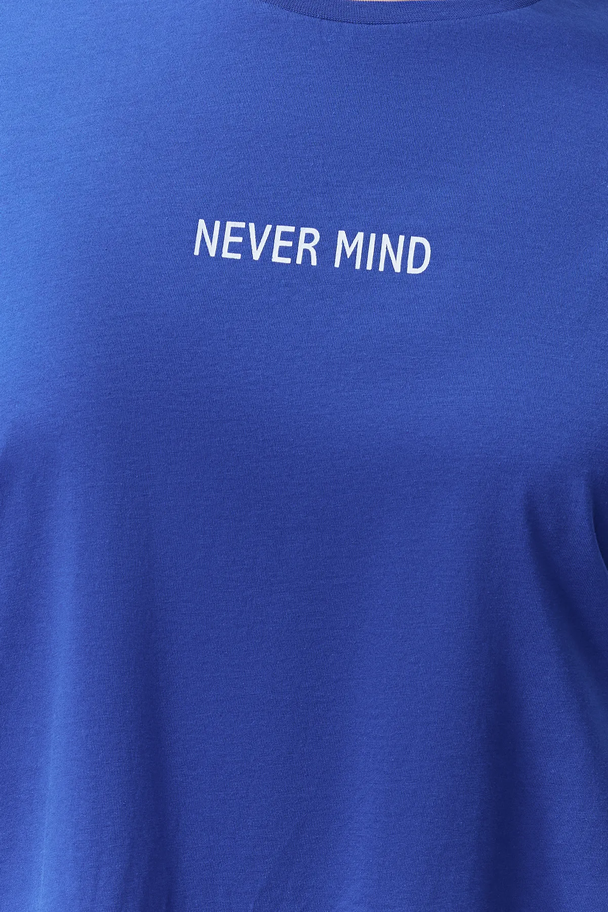 Trendyol Curve  Übergroßes Strick-T-Shirt mit Saks-Slogan-Print TBBSS24BF00018