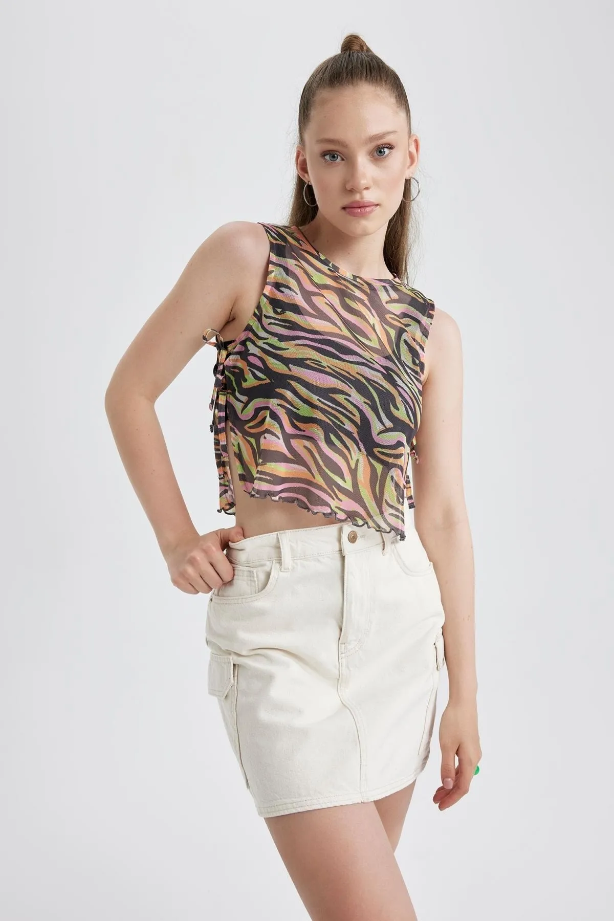 DeFacto  Coool Loose Fit gemusterter Tüll Athlete B0241ax23hs