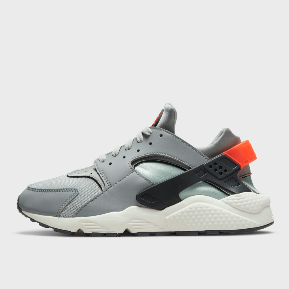 Nike Air Huarache DR8606-001 / grau