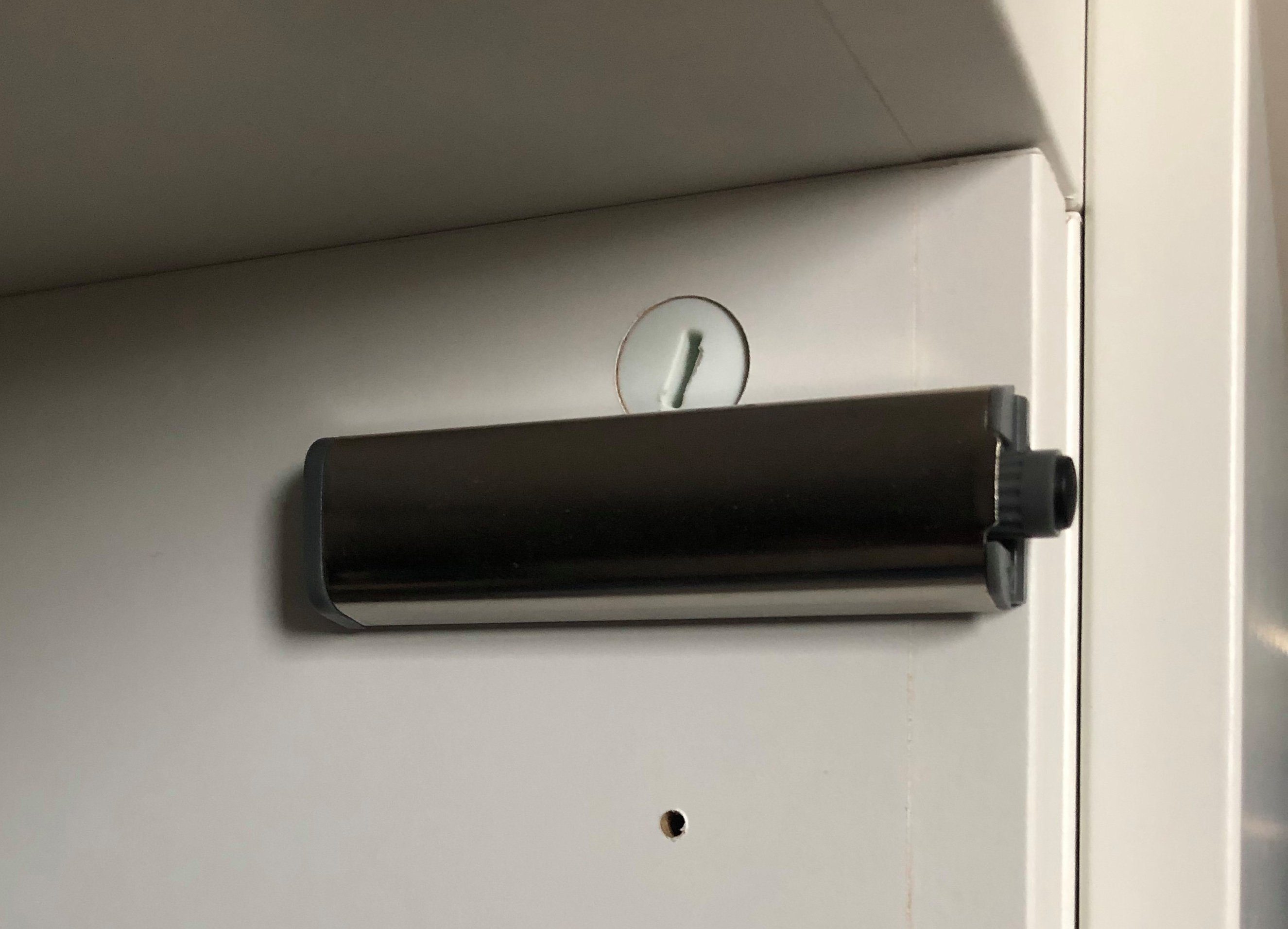 NELI Möbelbeschlag Drucktüröffner für Schranktüren und Schubladen - Push to open - passend auch für die Küchenmöbel-Serie „METOD“ (IKEA) (2 St)