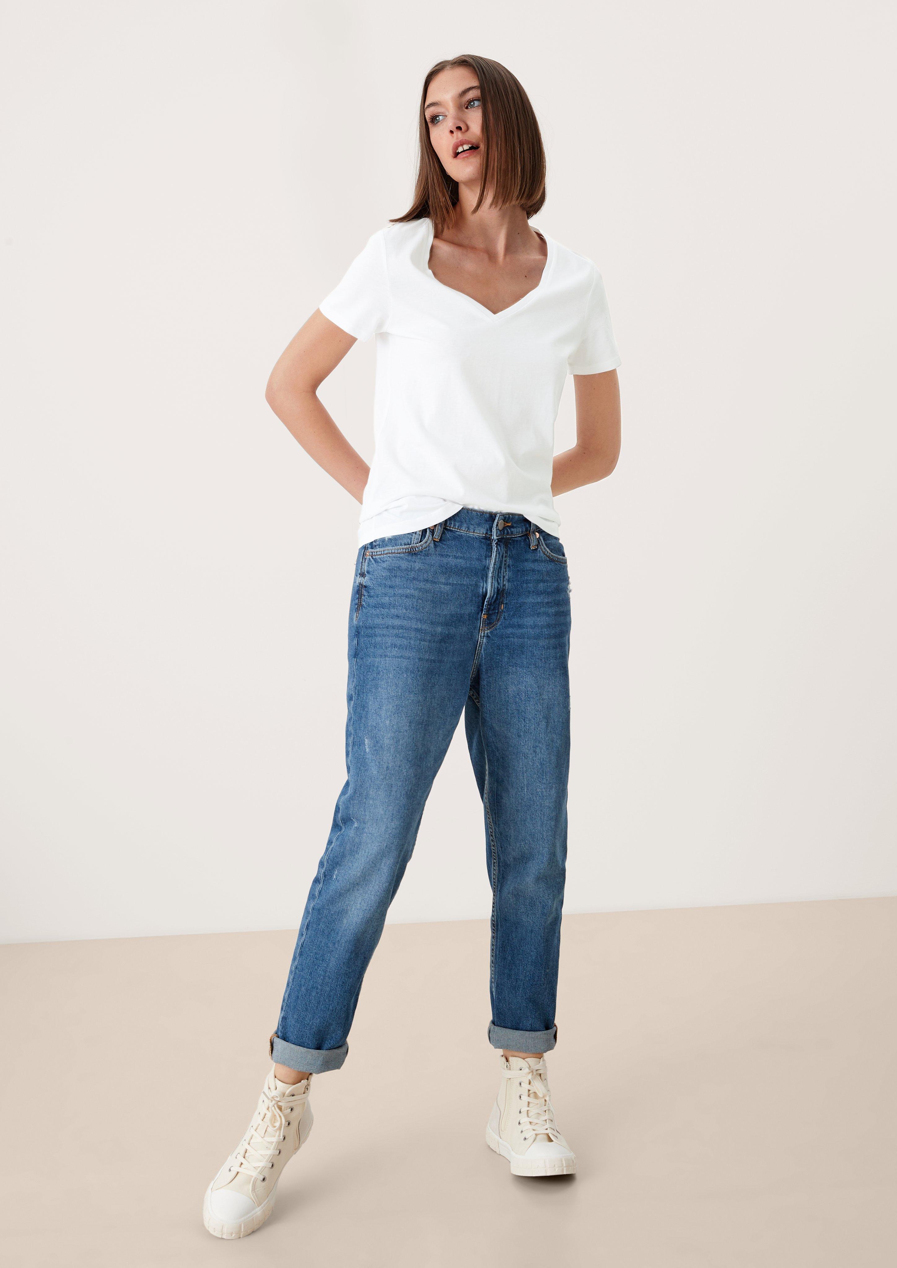 T-Shirt mit V-Ausschnitt  45.899.32.6149-0100