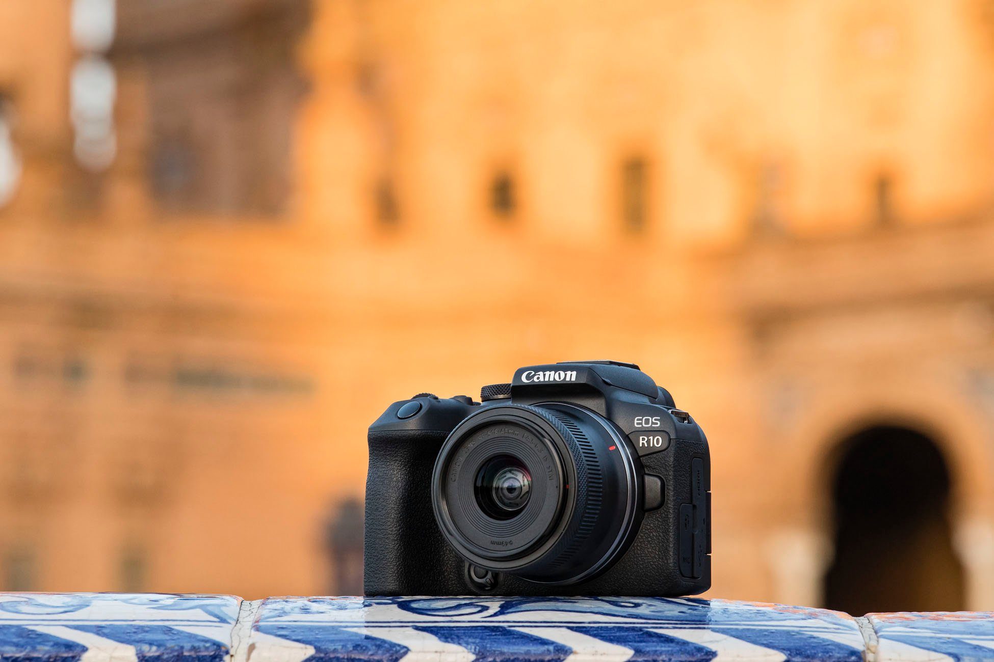 Canon EOS R10 MILC Body Systemkamera (24,4 MP, Bluetooth, WLAN (WiFi)