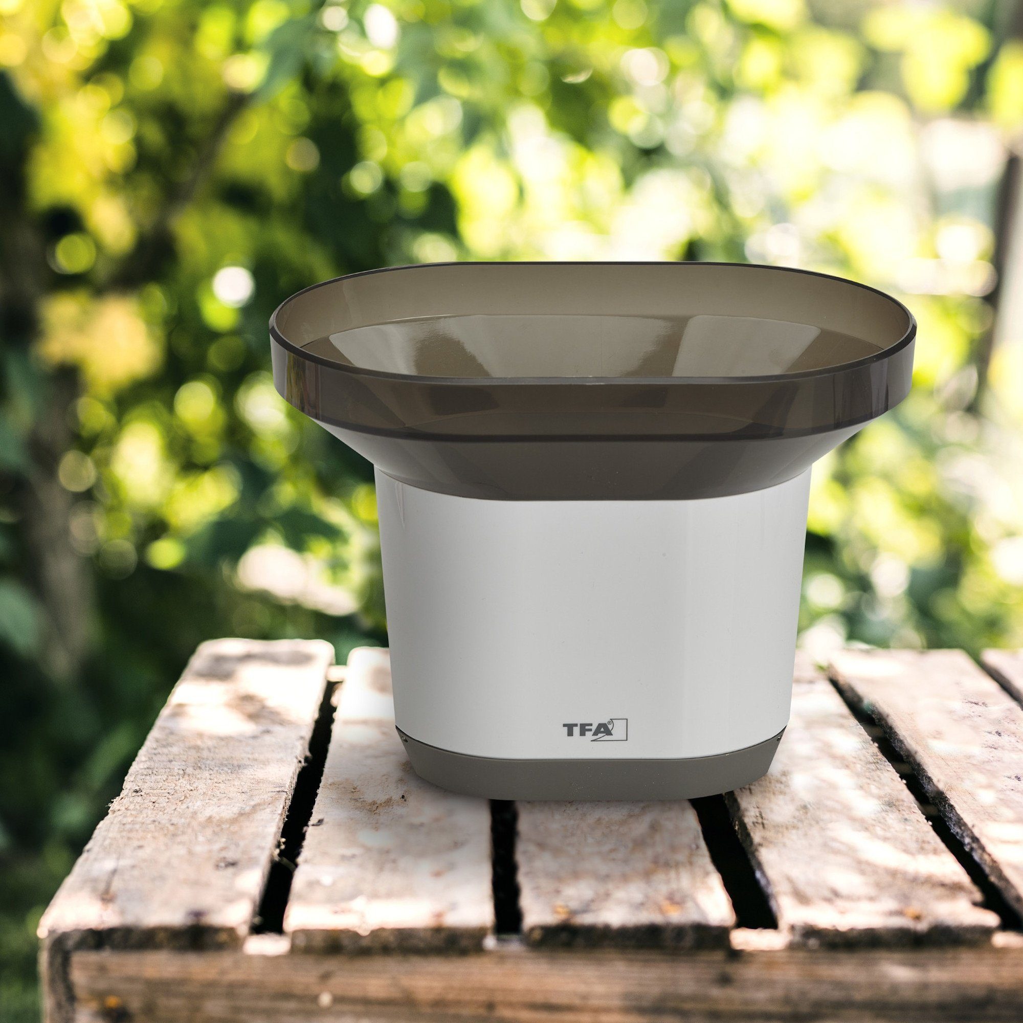 TFA Dostmann mit WLAN View Pro TFA 35.8003 Wind- Regenmesser Thermo-Hygro Sender Funkwetterstation