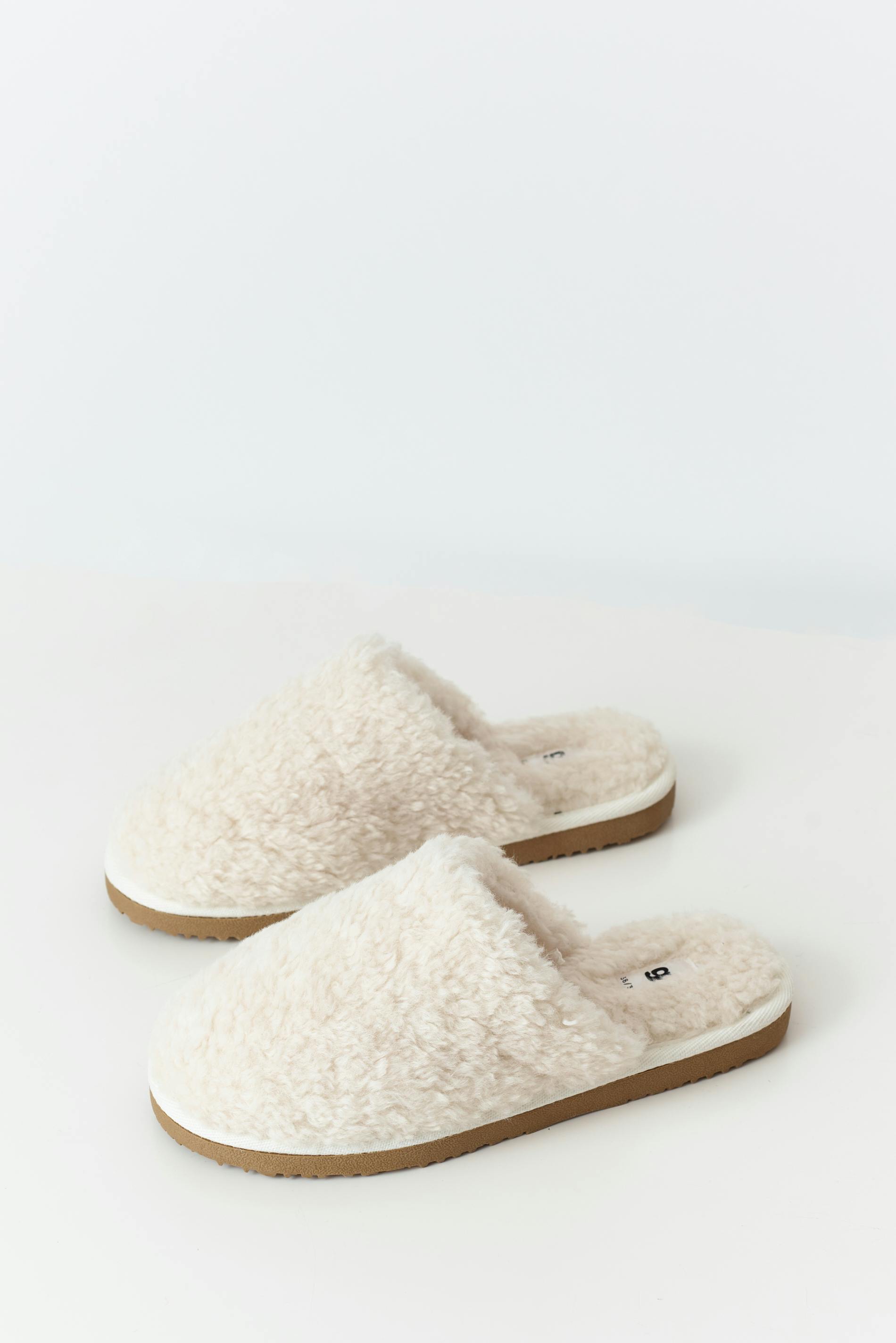 Pile slippers