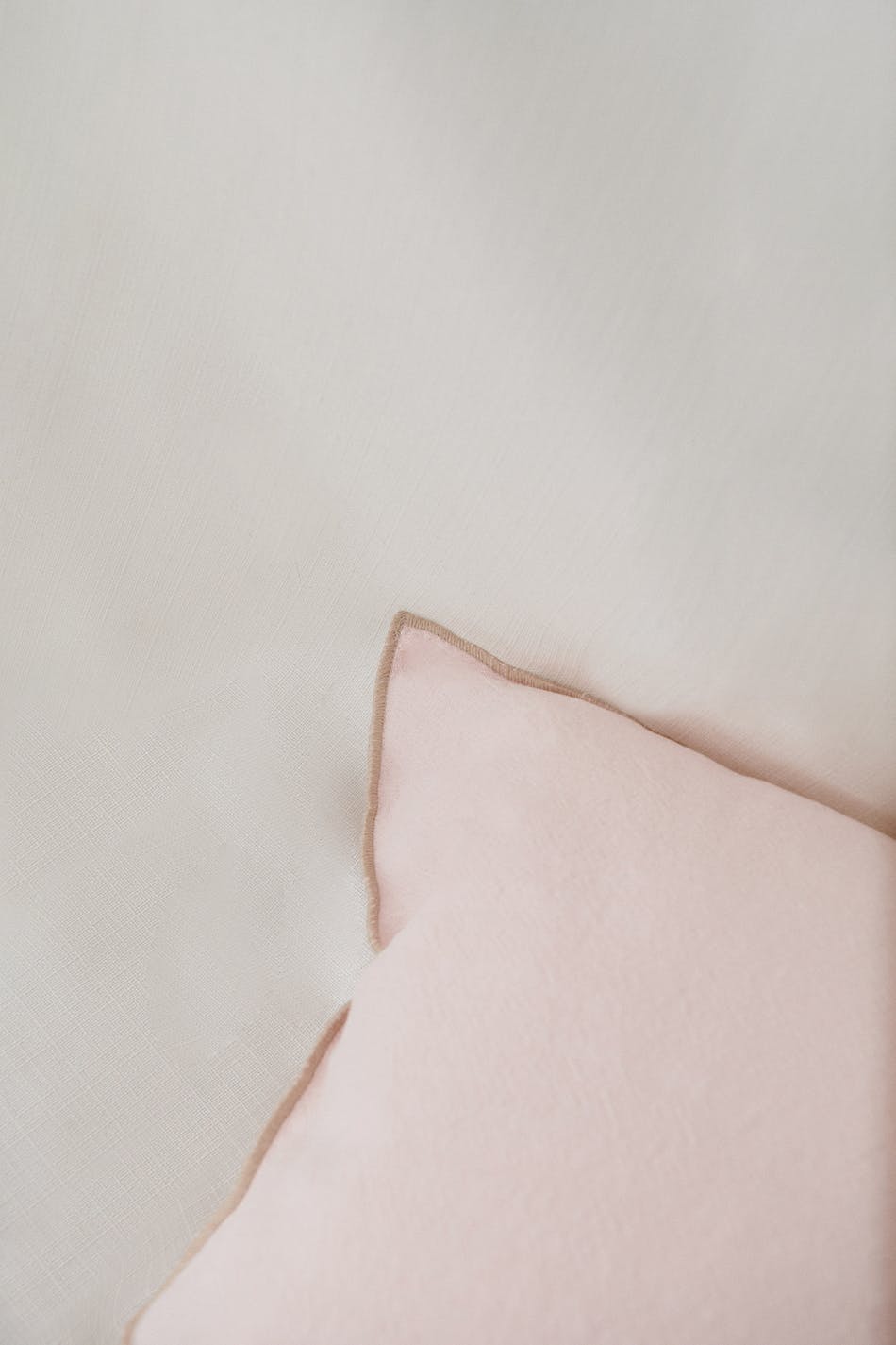 Contrast cushion cover
