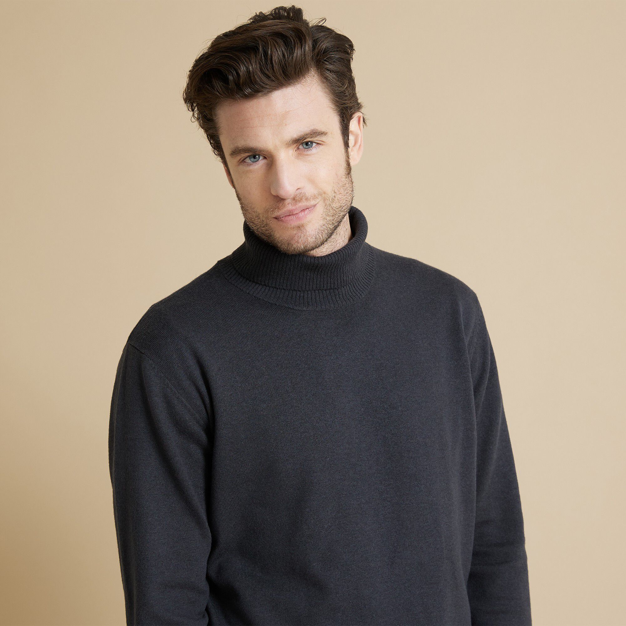 Pull col roulé en laine mélangée