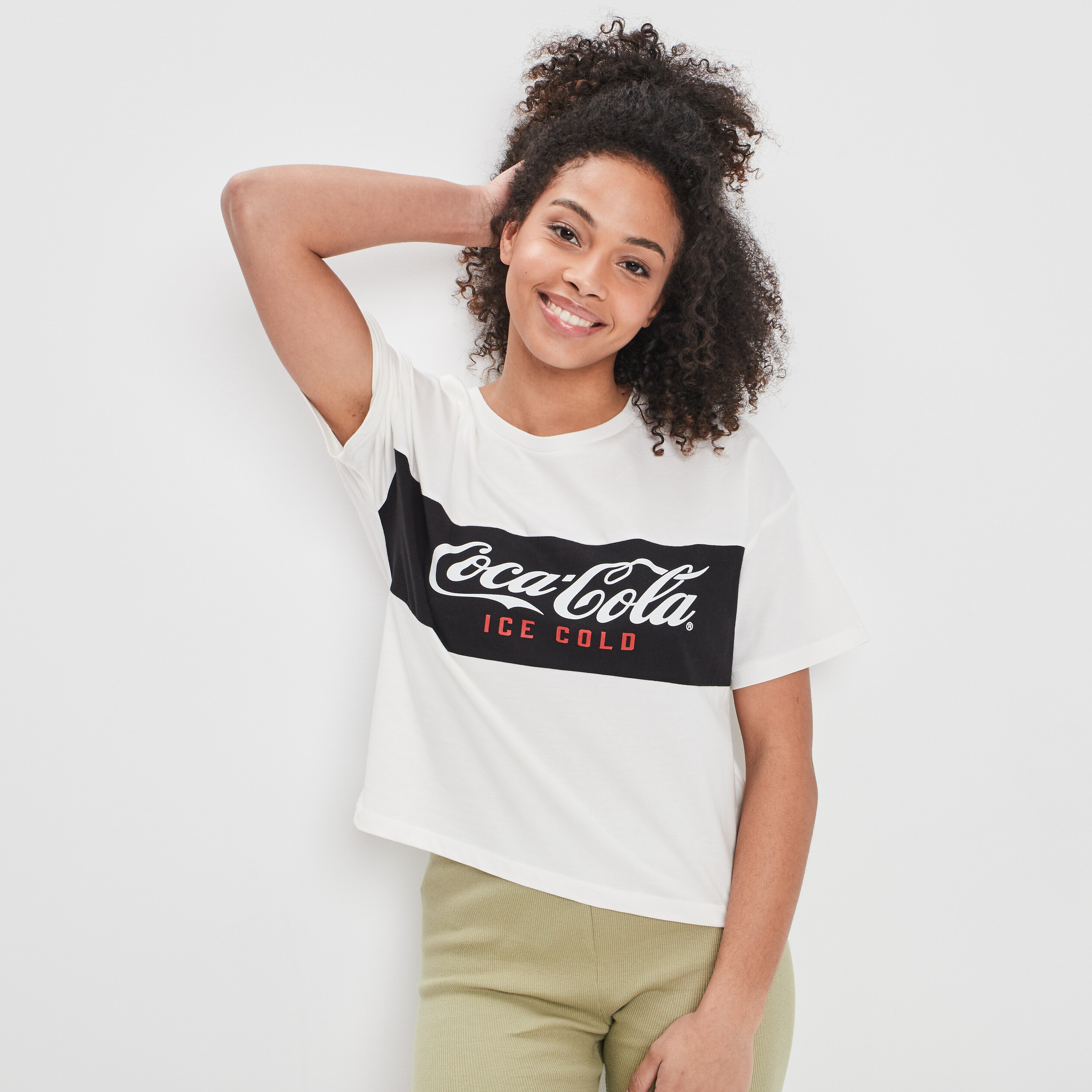 T-shirt cropped Coca-Cola multicolore femme | La Halle