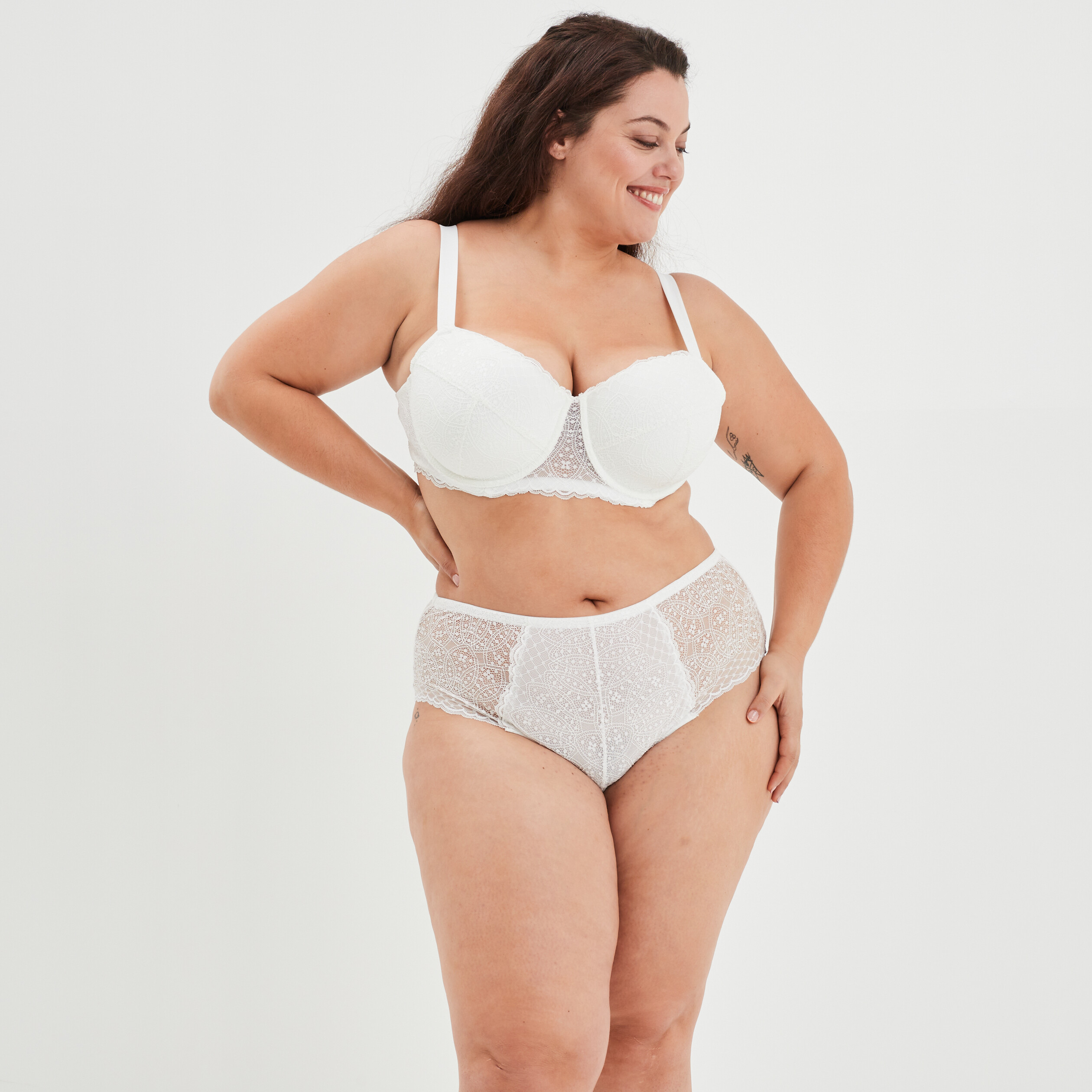 Shorty en dentelle Izzie blanc femme grande taille | La Halle