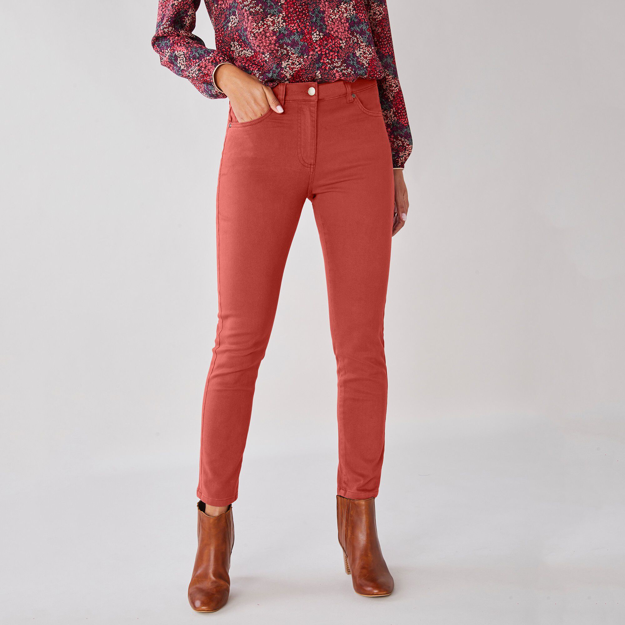 Pantalon 7/8ème fuselé stretch uni