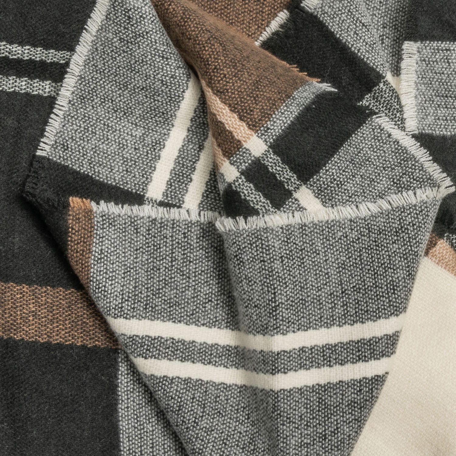 Etole écrue, camel et noir à motif carreaux