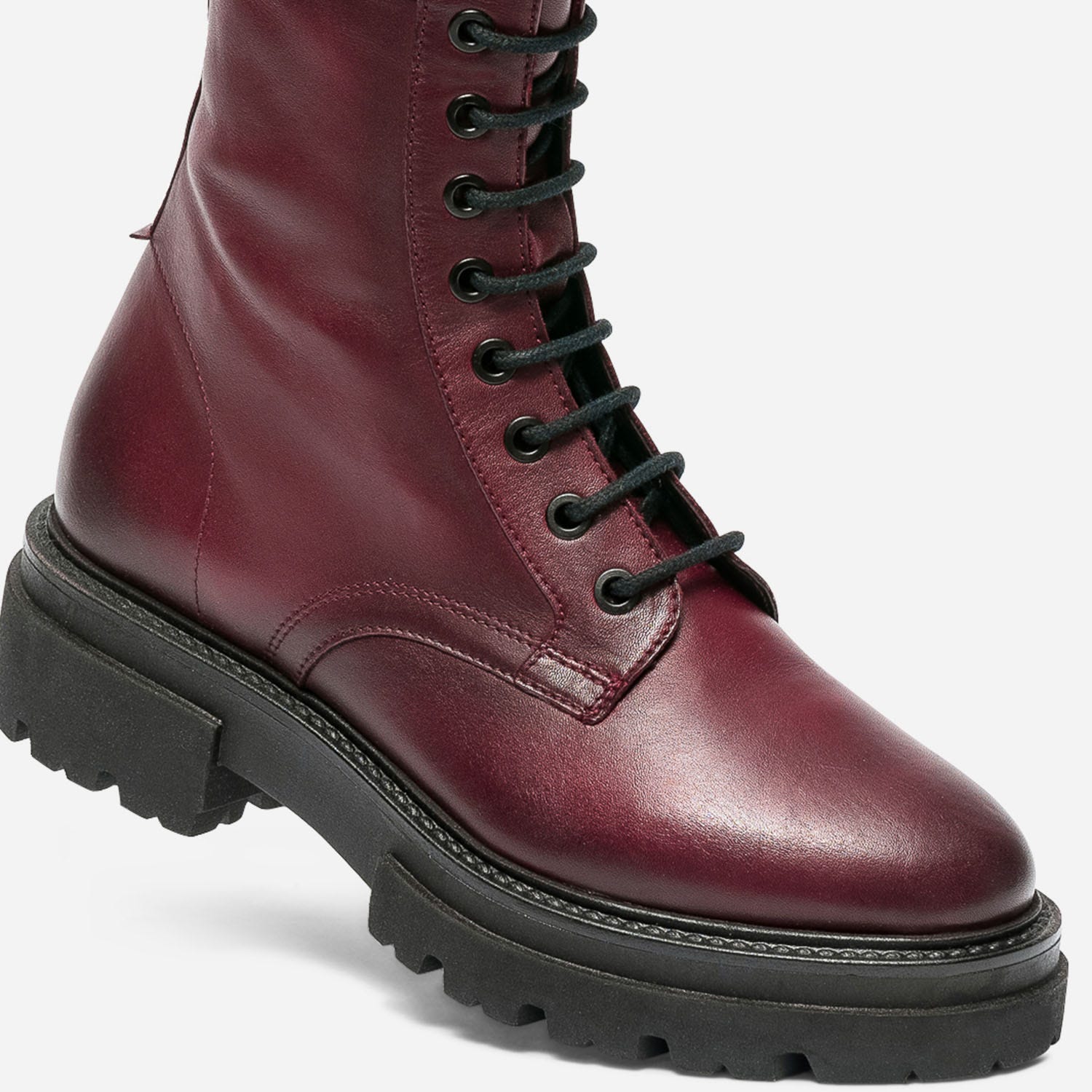 Boots TEXTO bordeaux en cuir éco-conçu à semelle crantée