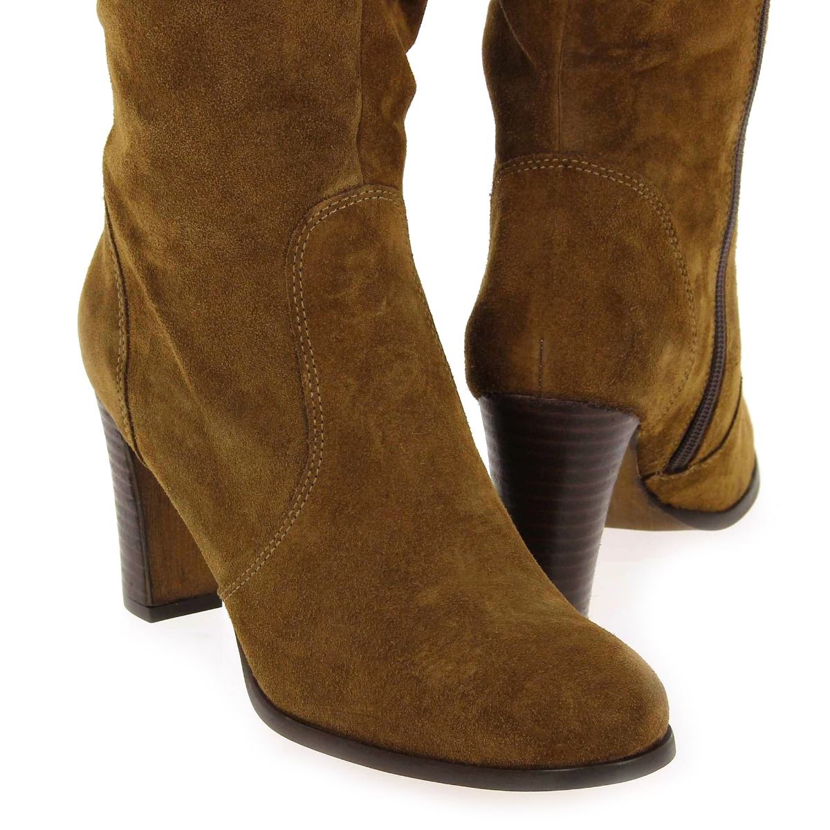 Aliwell  BORNEO - camel