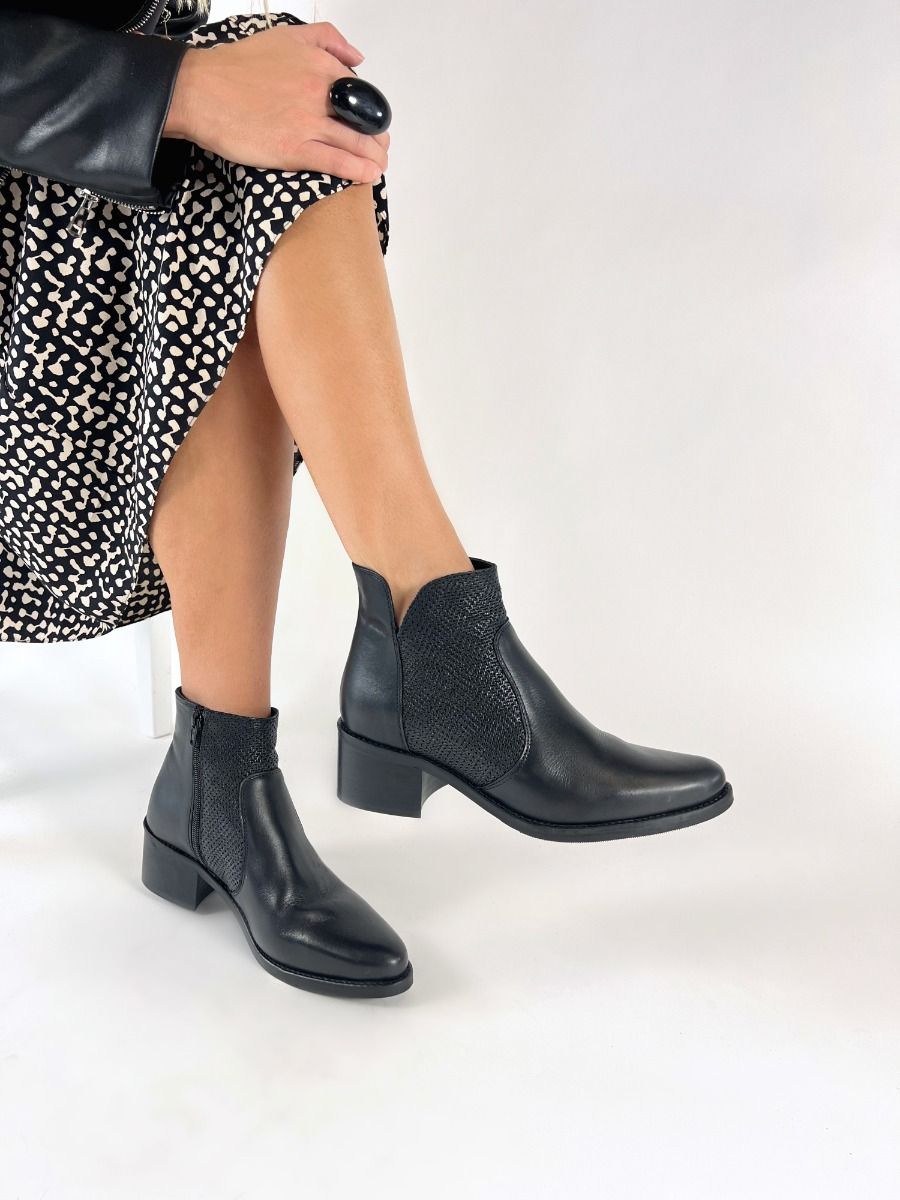 Myma  6712 - Noir